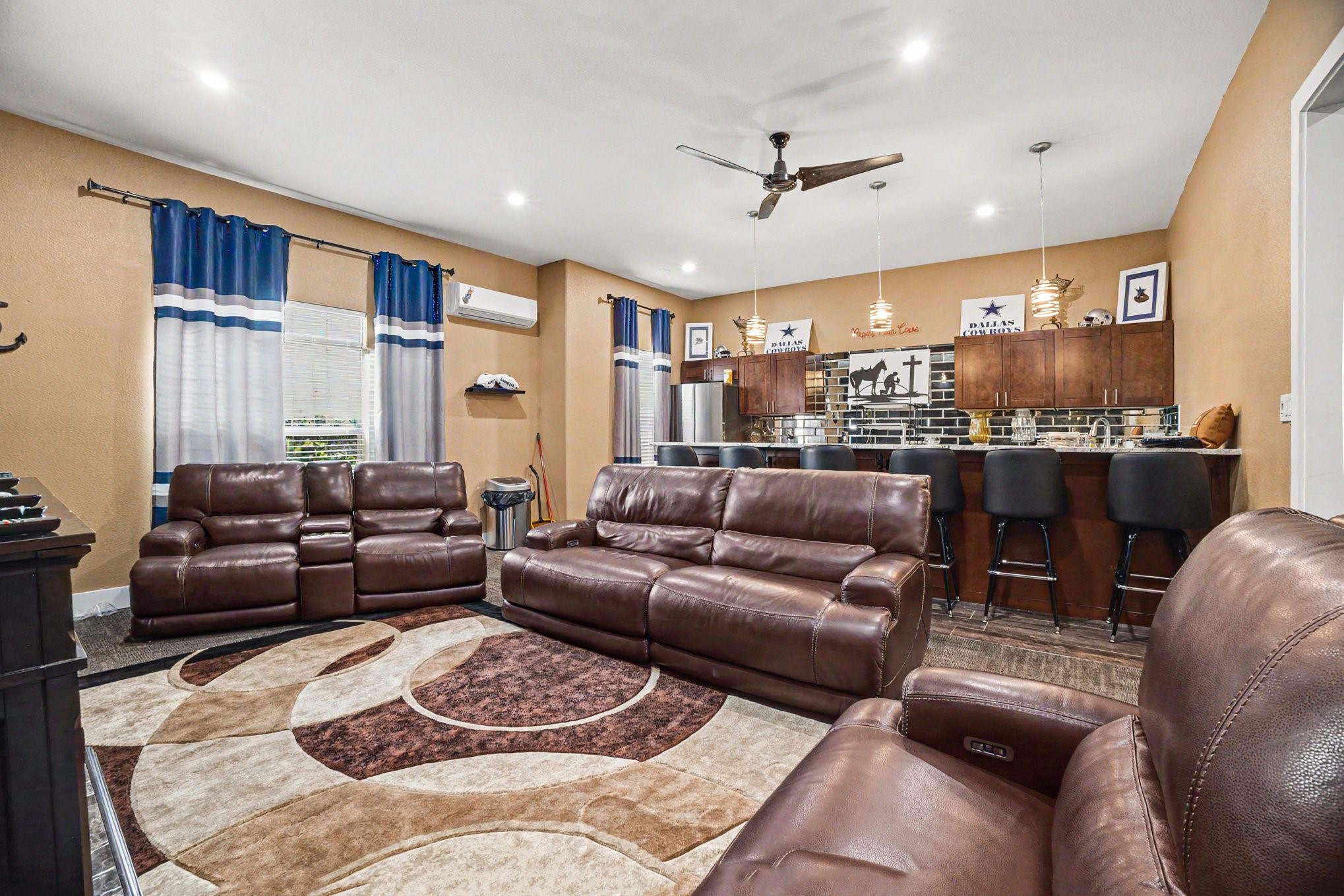 505 S Bluegrove Road Lancaster TX 75146