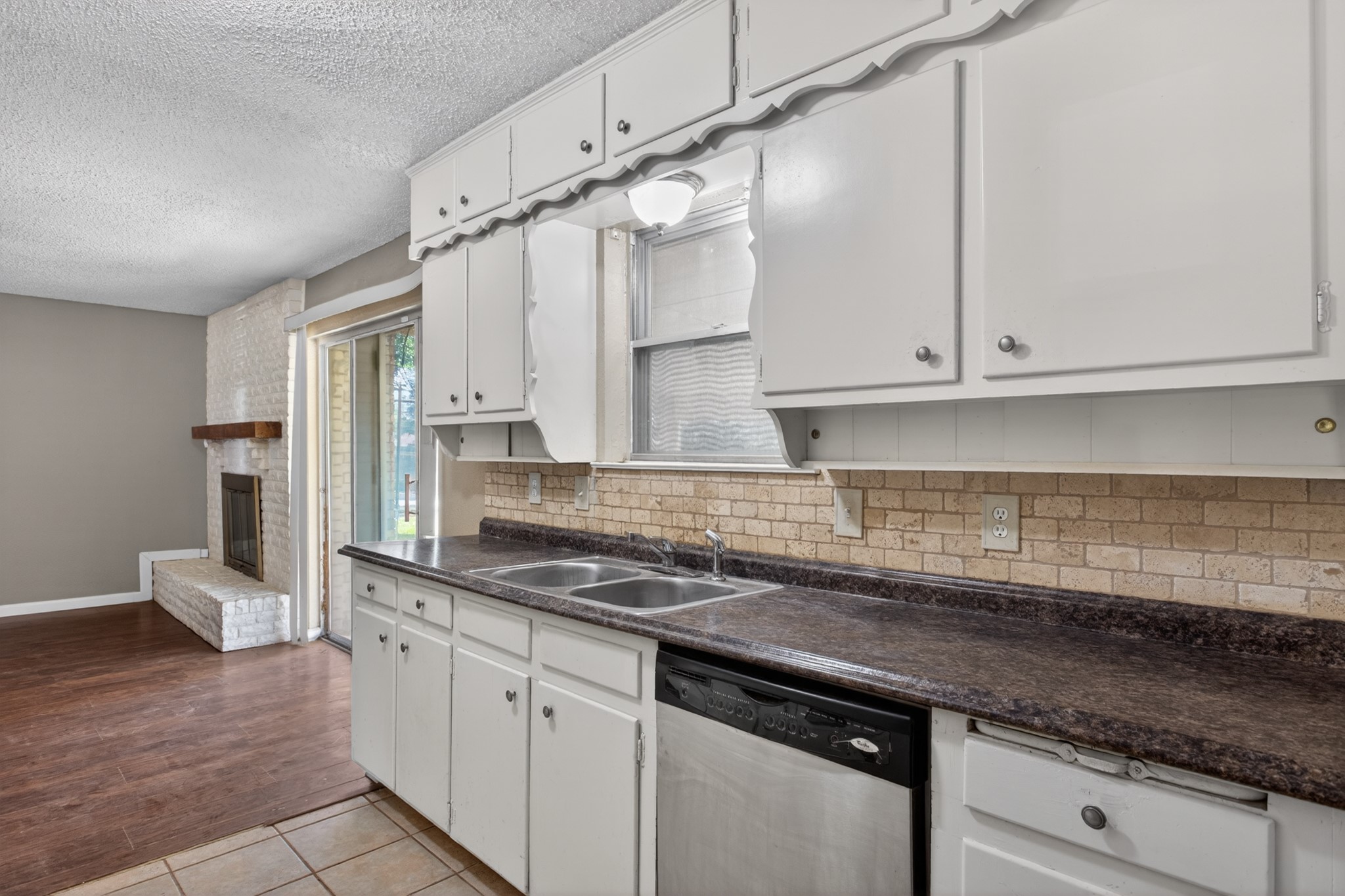 5732 Bonnie Wayne Street Haltom City TX 76117