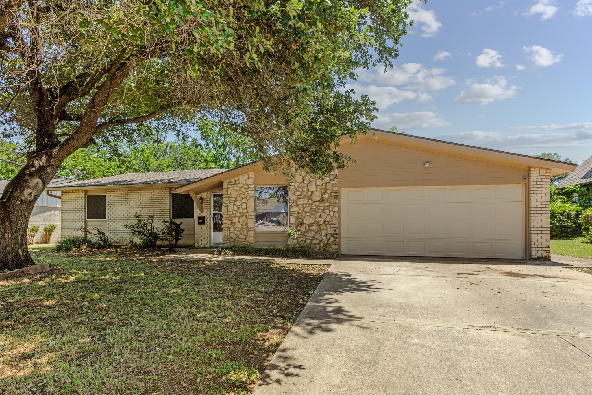 5732 Bonnie Wayne Street Haltom City TX 76117