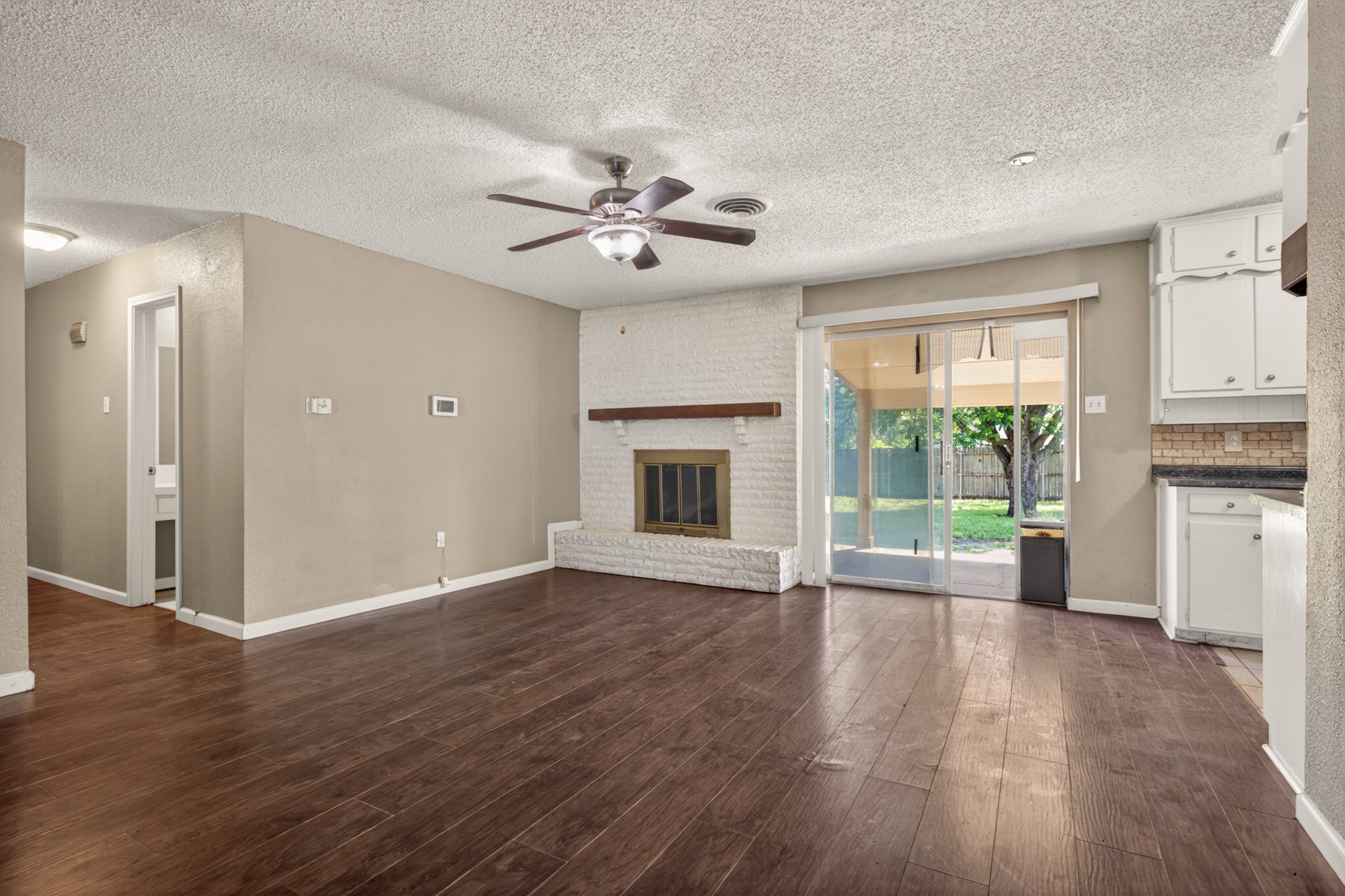 5732 Bonnie Wayne Street Haltom City TX 76117