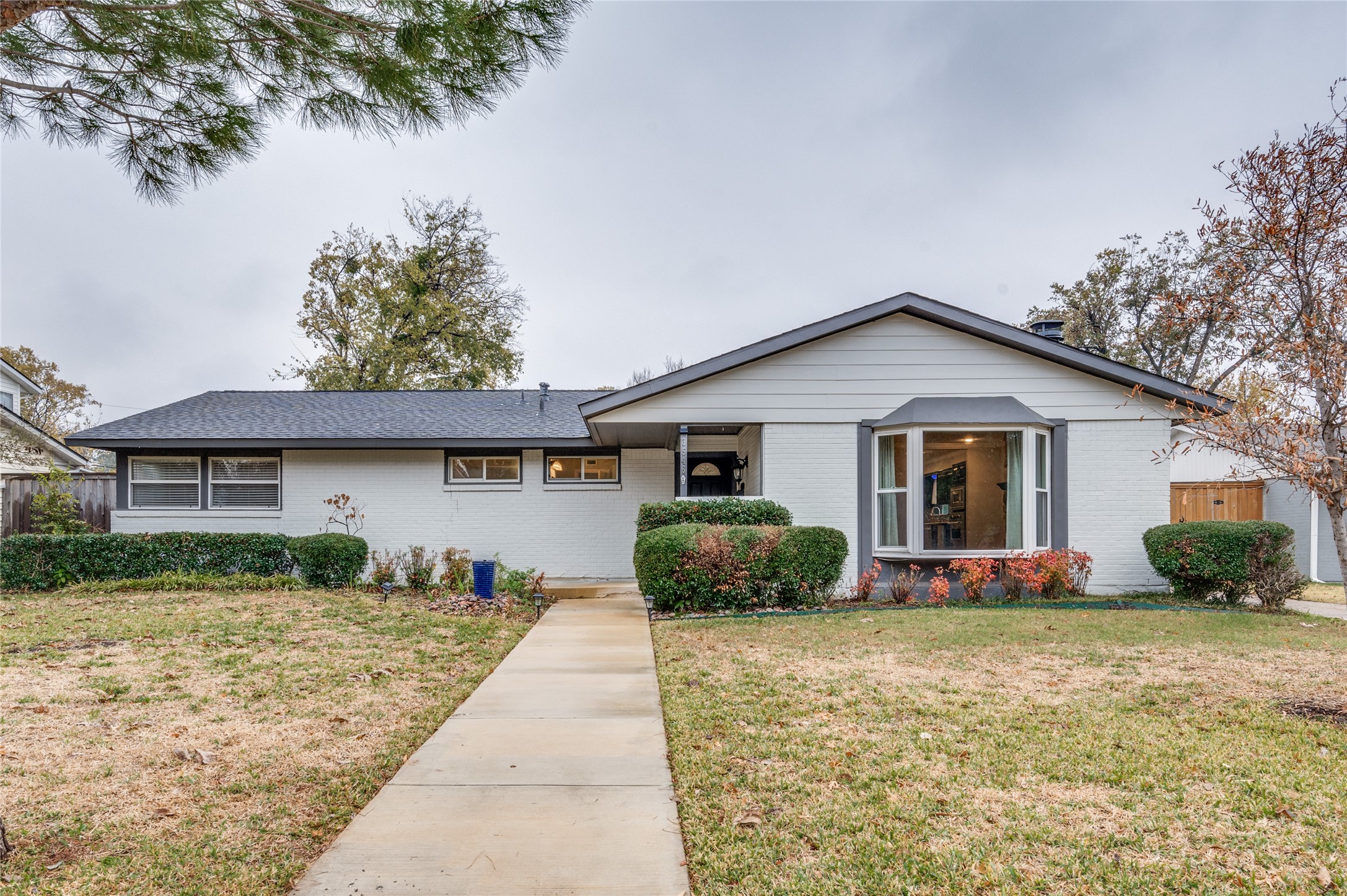 3546 Woodleigh Drive Dallas TX 75229
