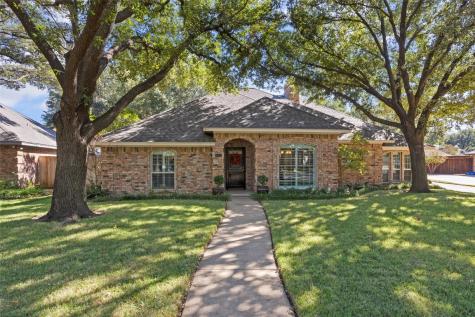 6613 Eton Court Benbrook TX 76132