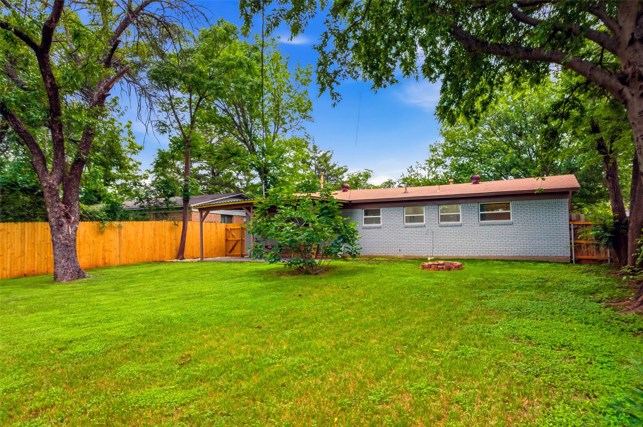 2004 Alan A Dale Road Arlington TX 76013