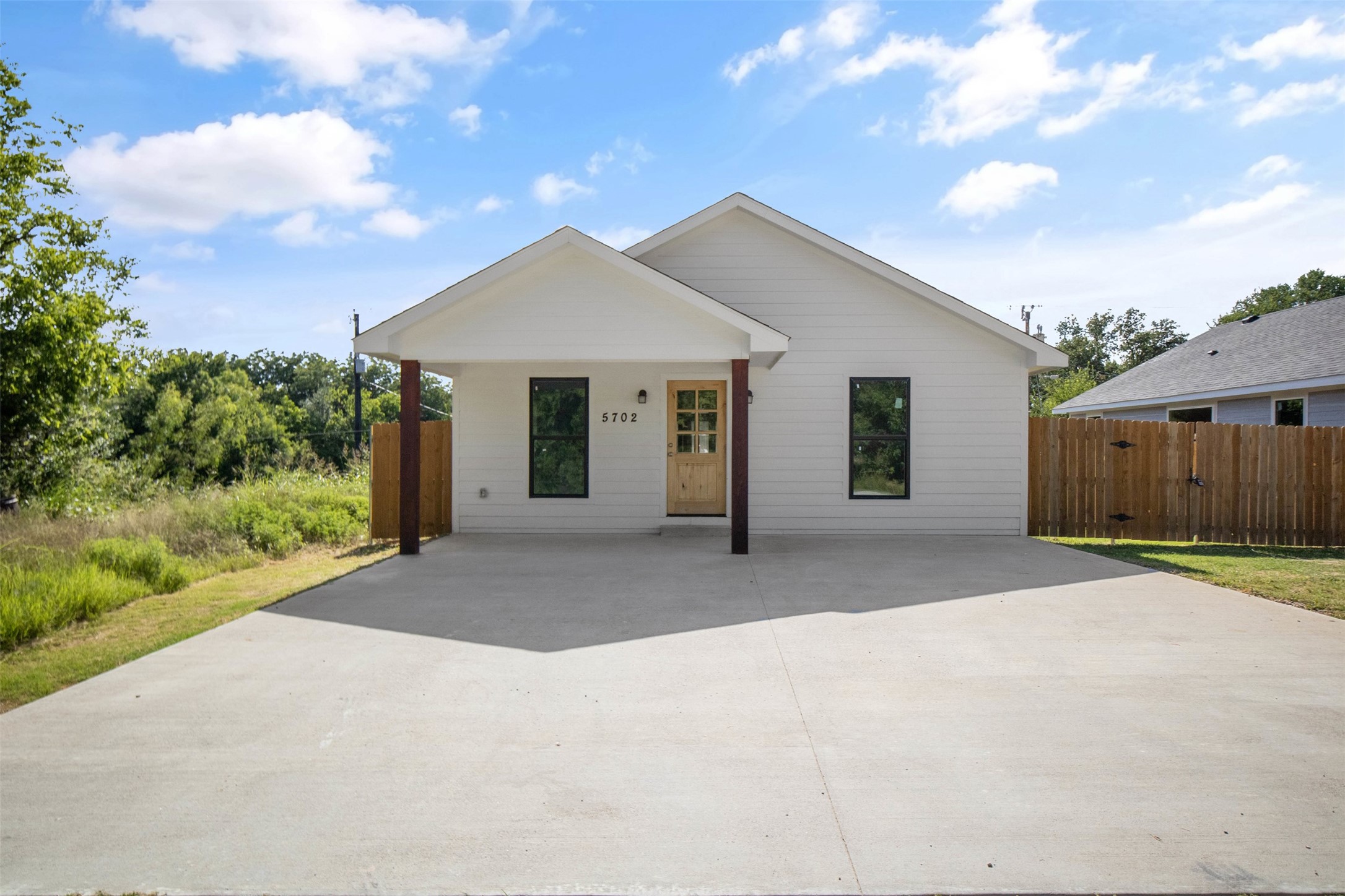 5702 Arkansas Trail Granbury TX 76048