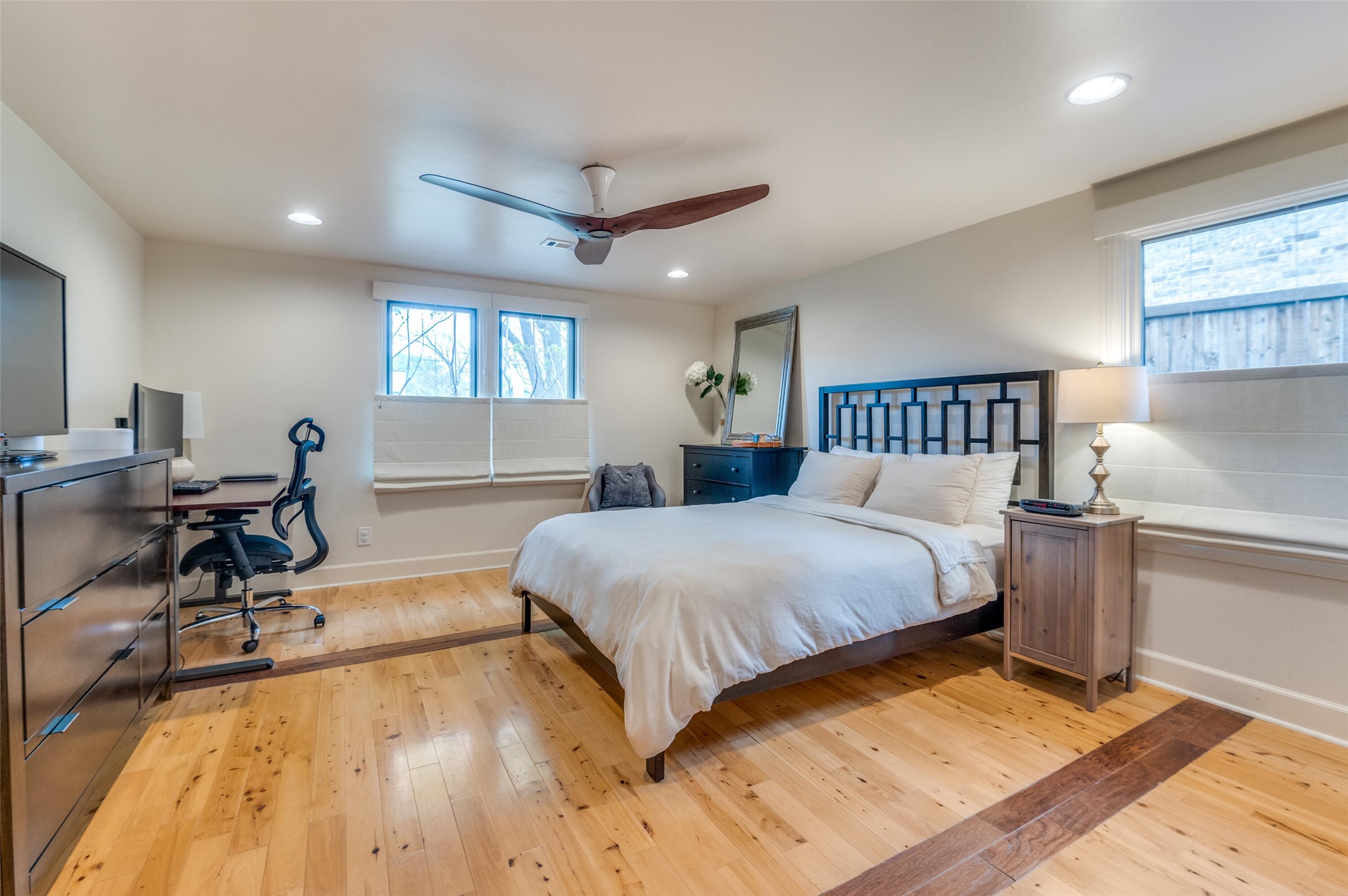 4446 Taos Road Dallas TX 75209