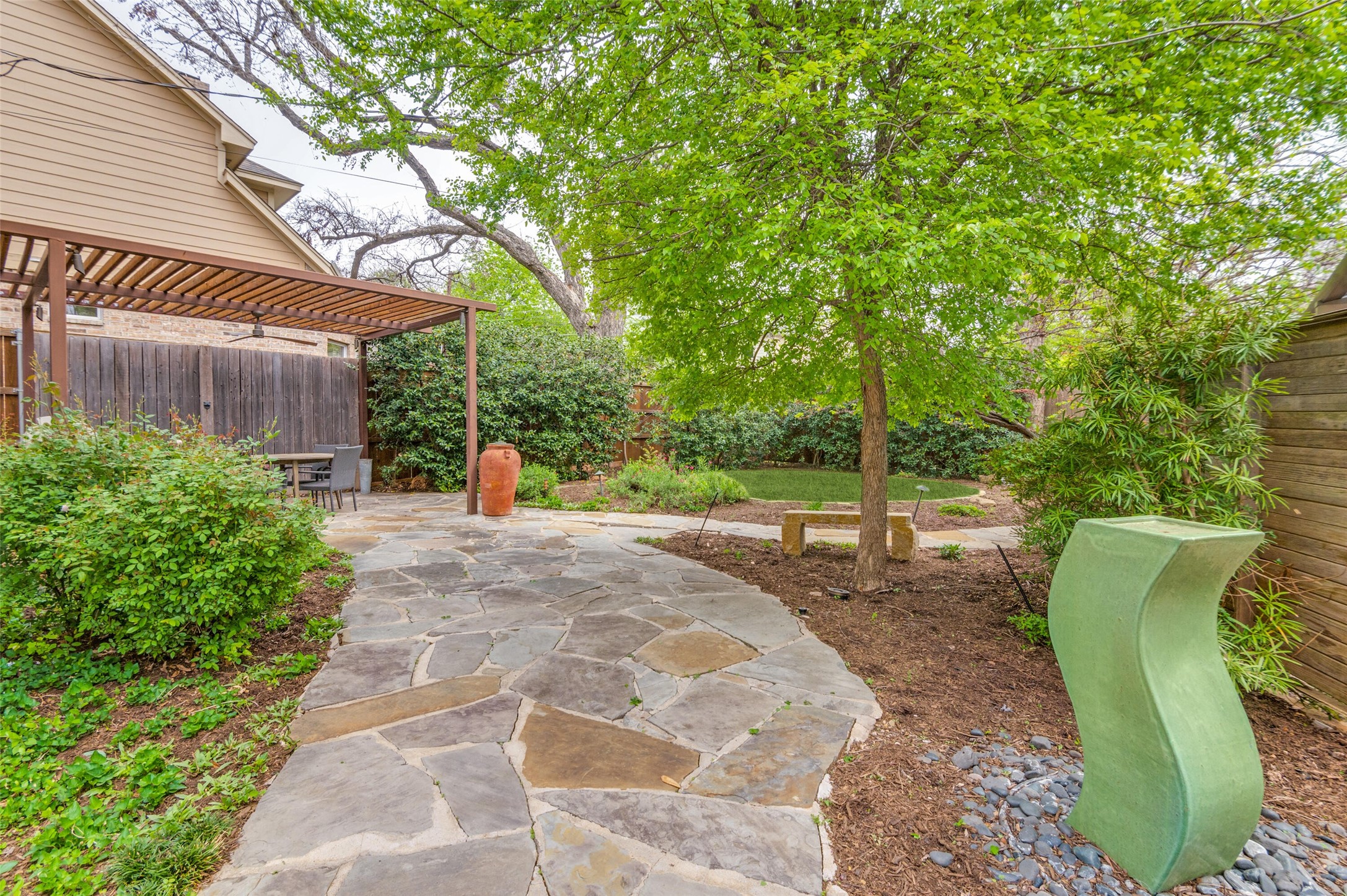 4446 Taos Road Dallas TX 75209