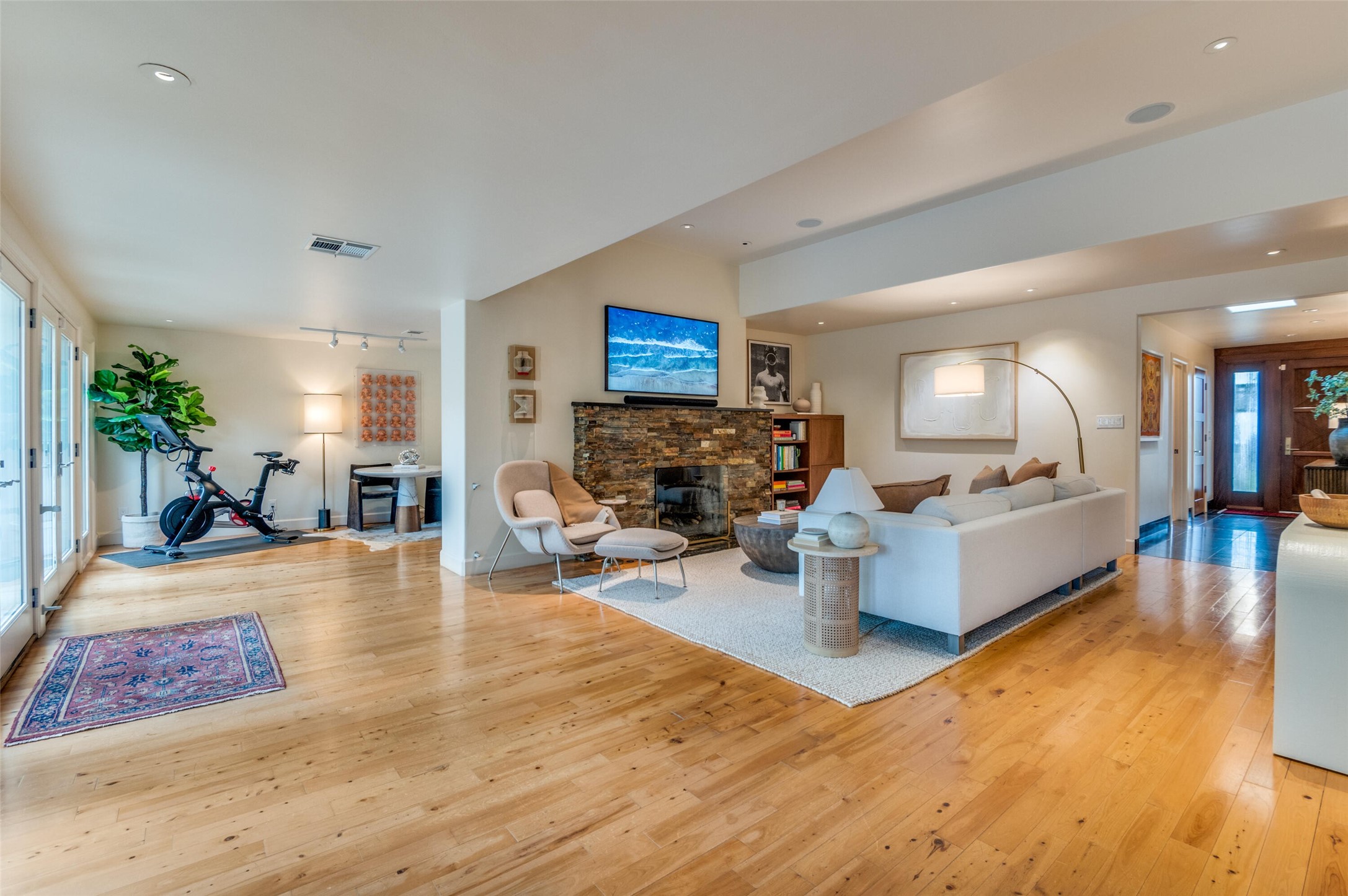 4446 Taos Road Dallas TX 75209