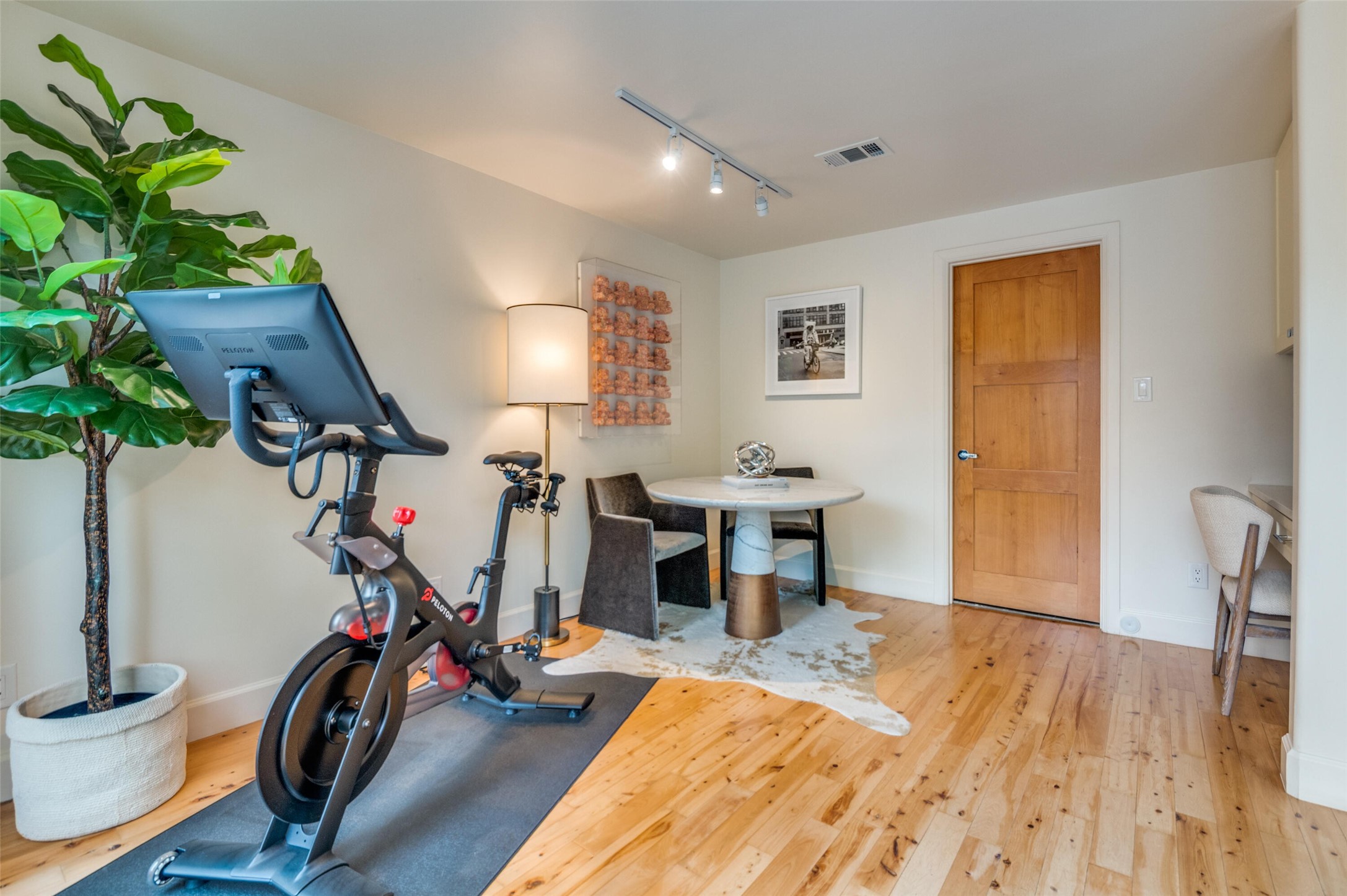4446 Taos Road Dallas TX 75209