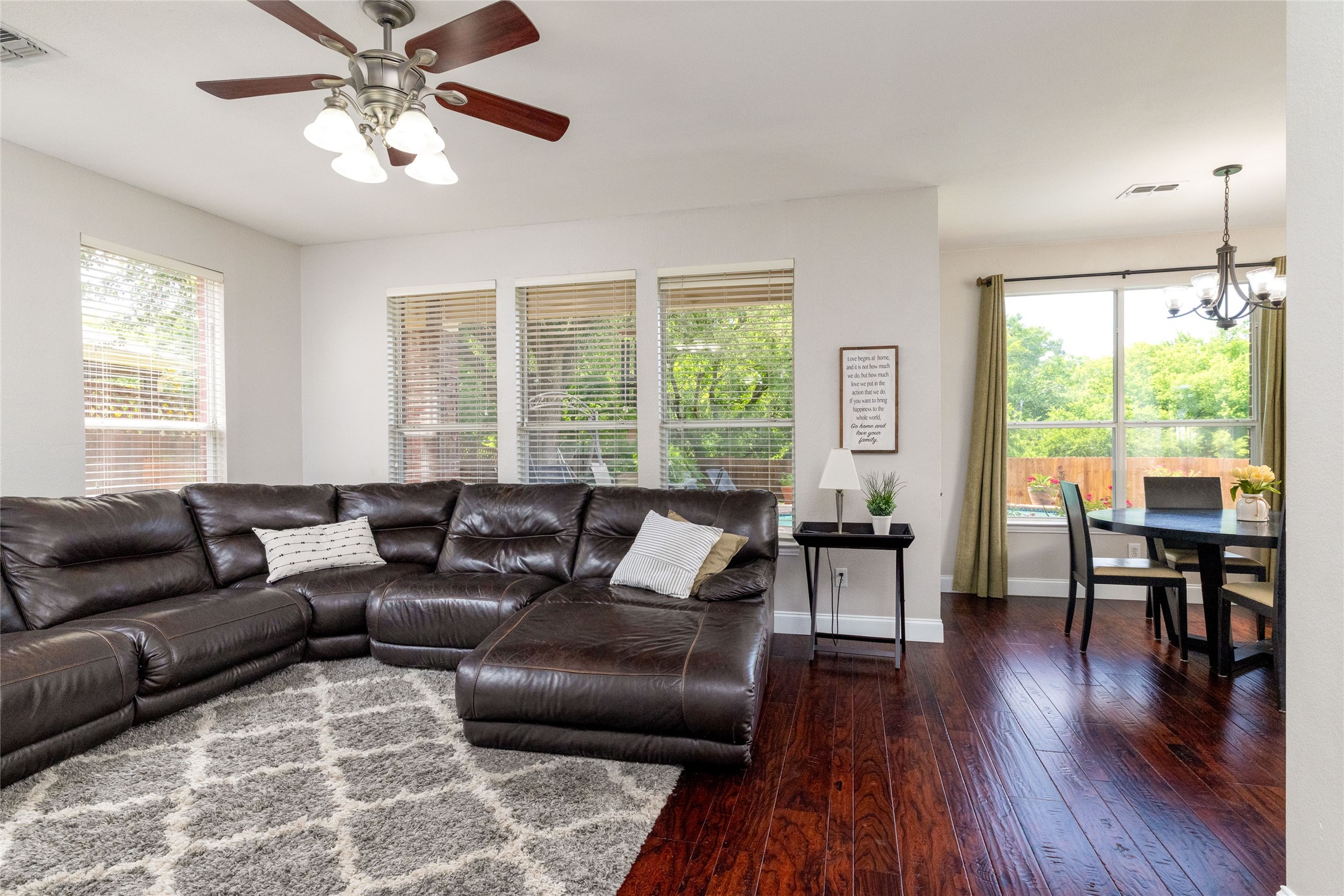 5732 Chelmsford Trail Arlington TX 76018