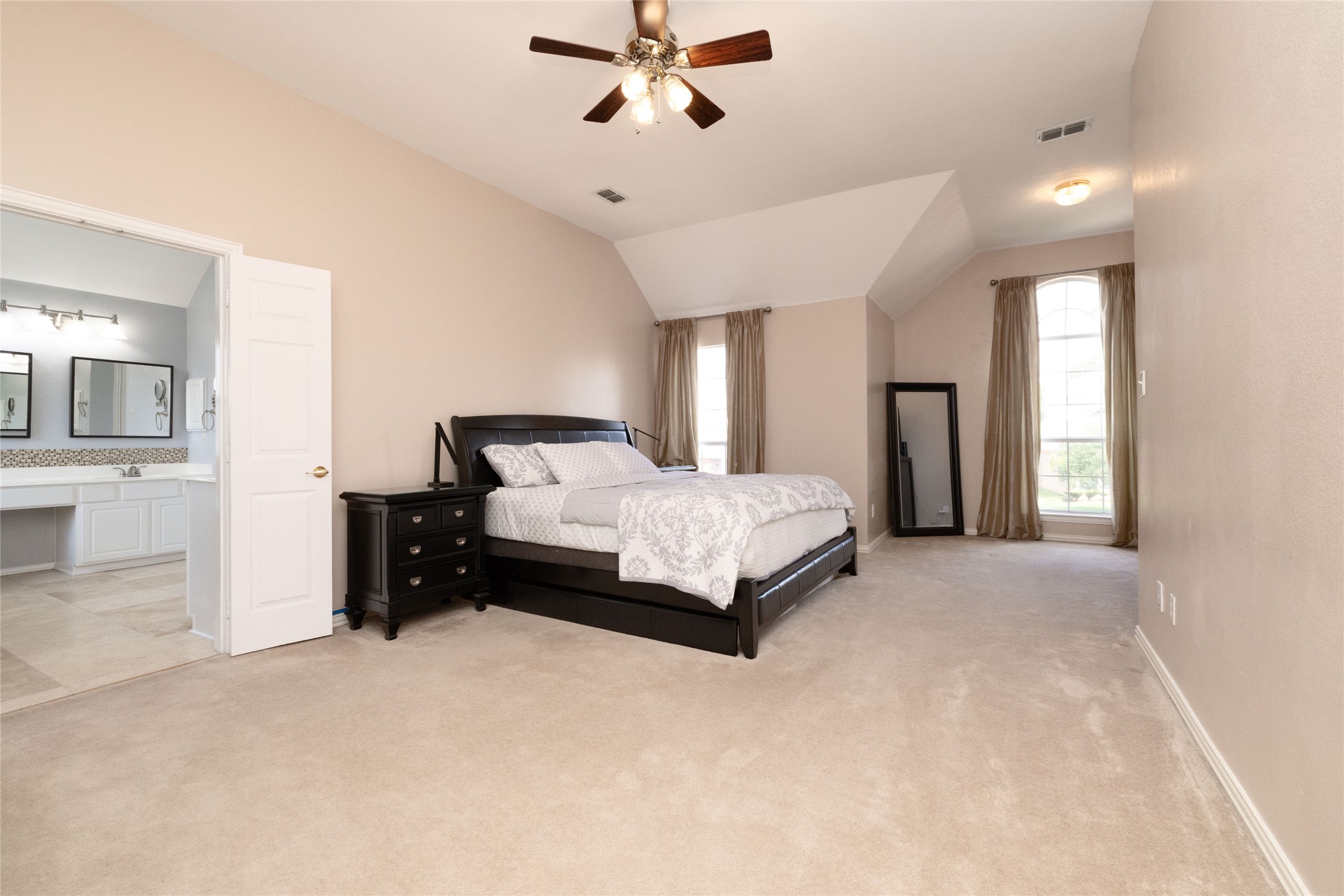 5732 Chelmsford Trail Arlington TX 76018
