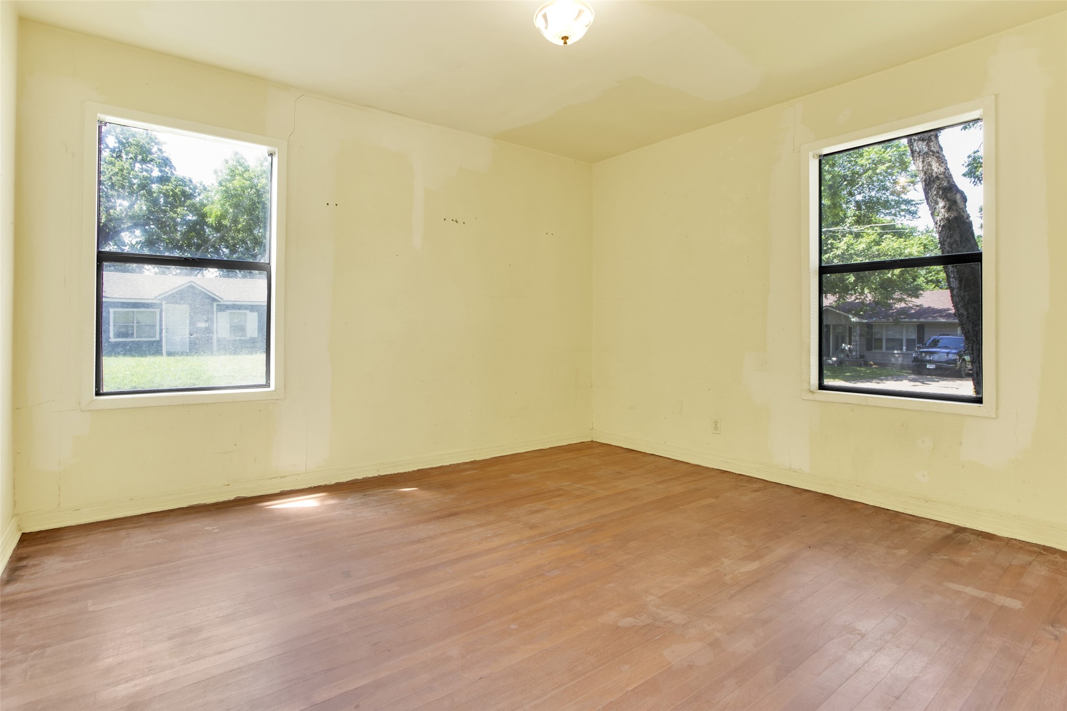203 N Tolbert Avenue Sherman TX 75092