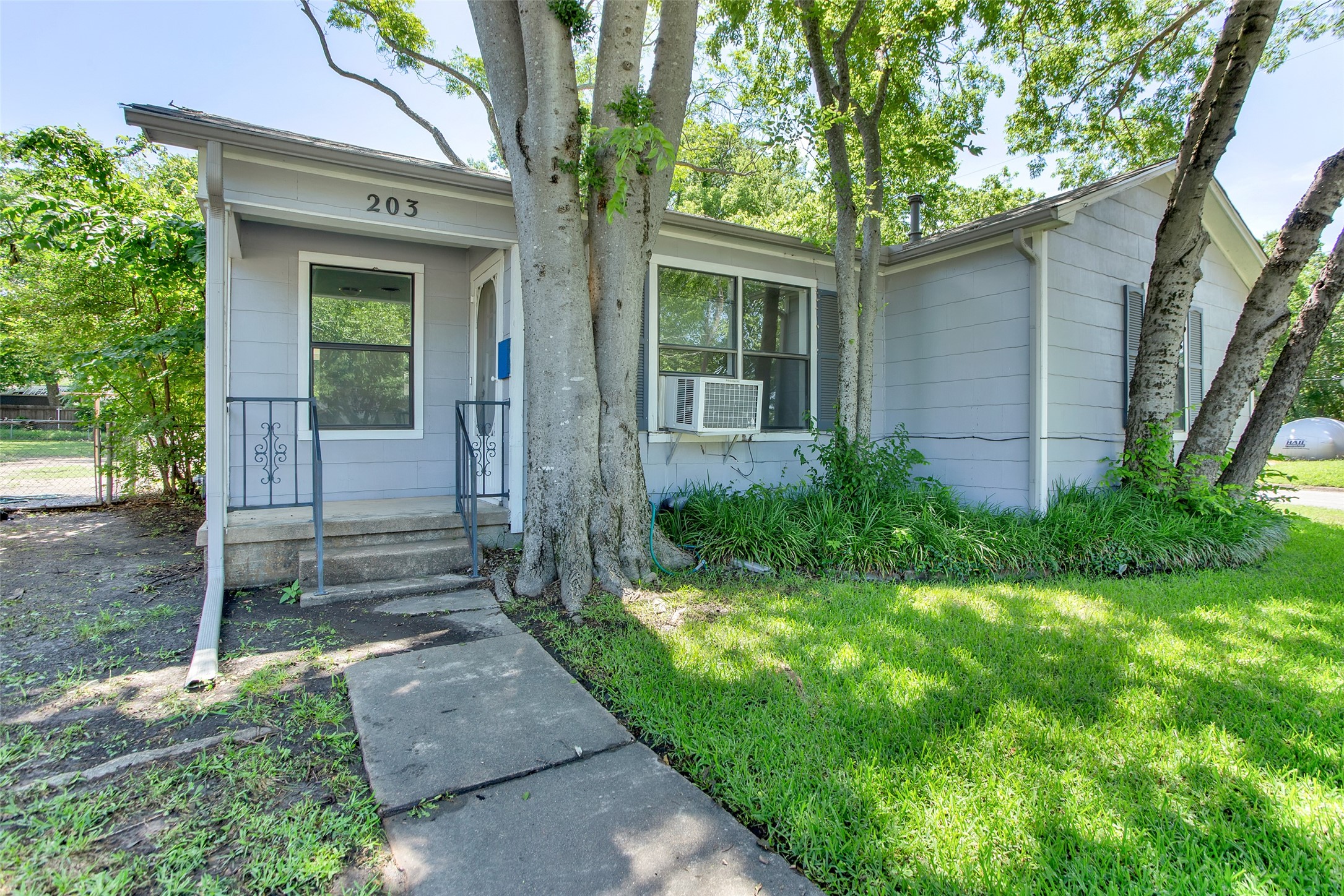 203 N Tolbert Avenue Sherman TX 75092