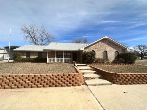 900 N Avenue G Cross Plains TX 76443