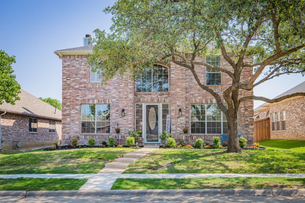 1684 Yellowstone Avenue Lewisville TX 75077
