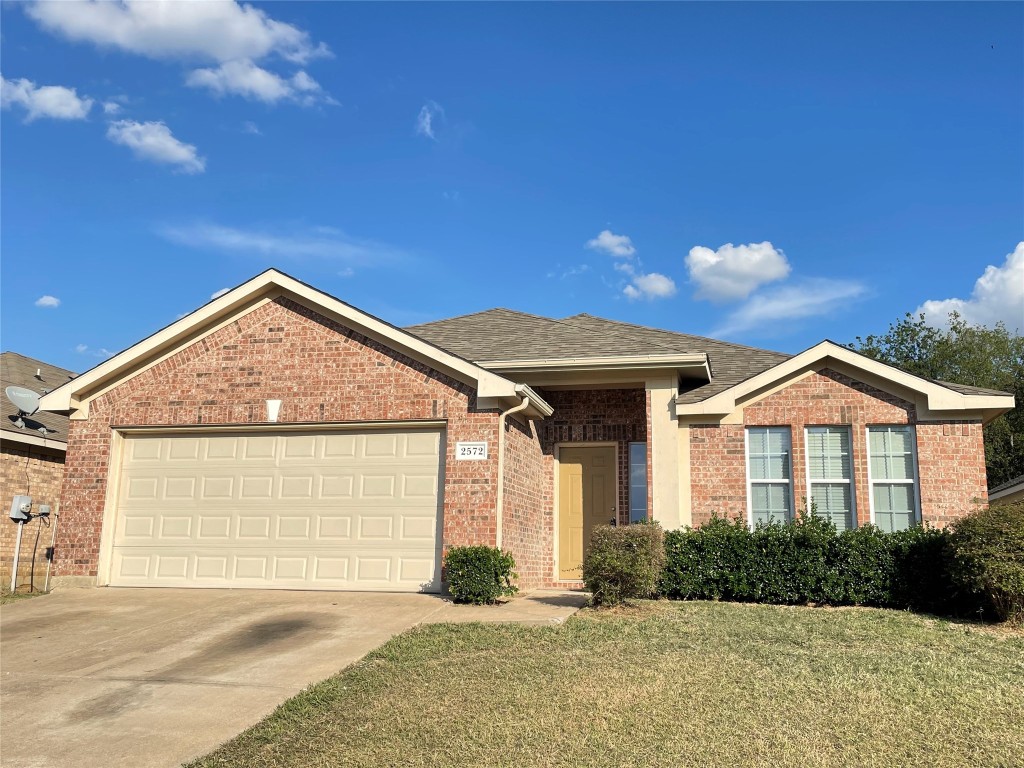 2572 Taos Drive Grand Prairie TX 75051