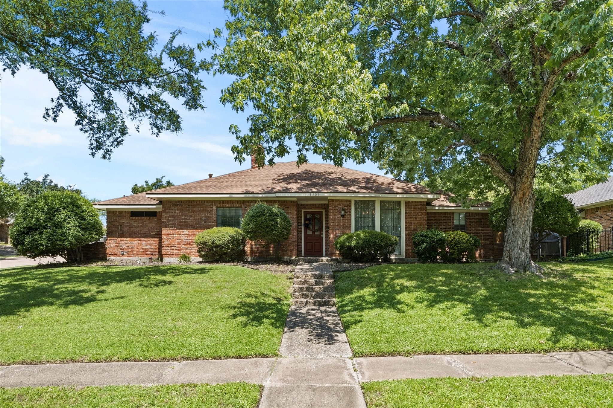 1601 Fairway Circle Garland TX 75043