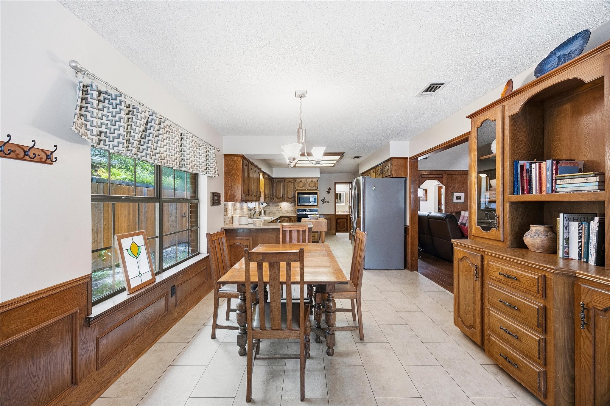 1601 Fairway Circle Garland TX 75043