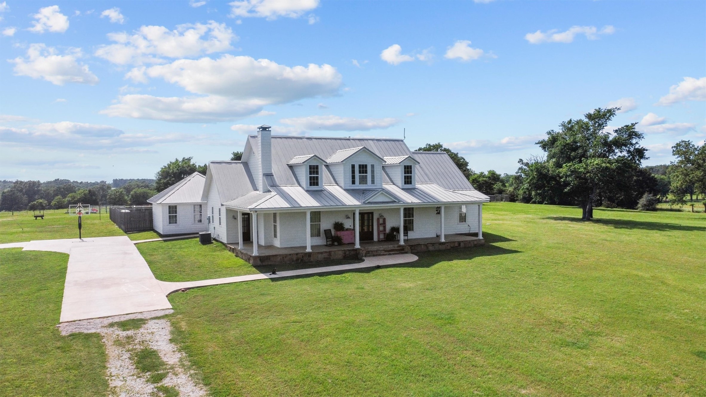 1994 An County Road 463 Montalba TX 75853