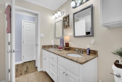 1104 Sheridan Lane Cleburne TX 76033
