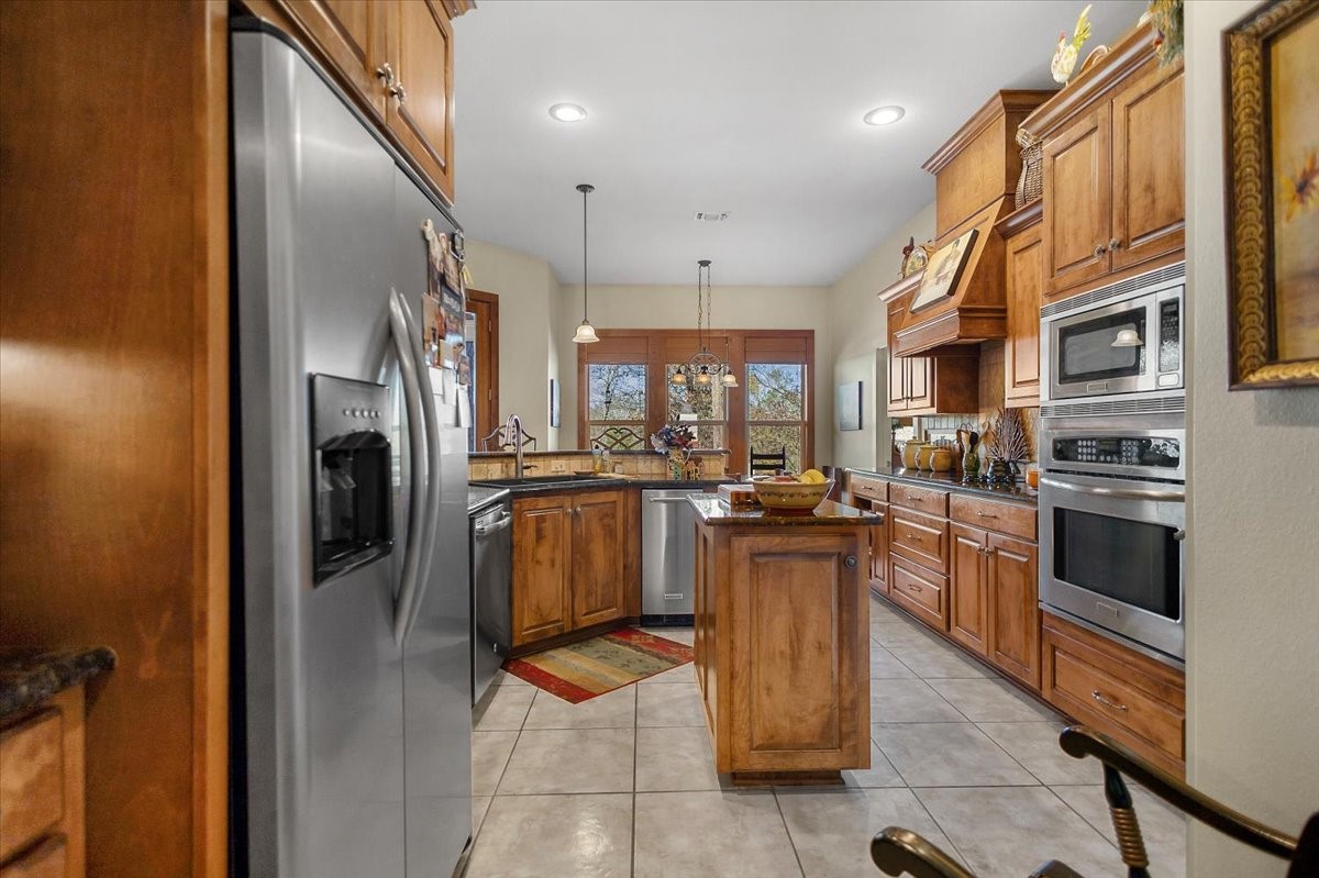 24050 Red Azalea Lindale TX 75771