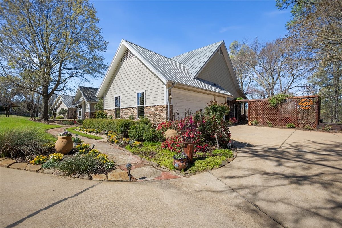 24050 Red Azalea Lindale TX 75771