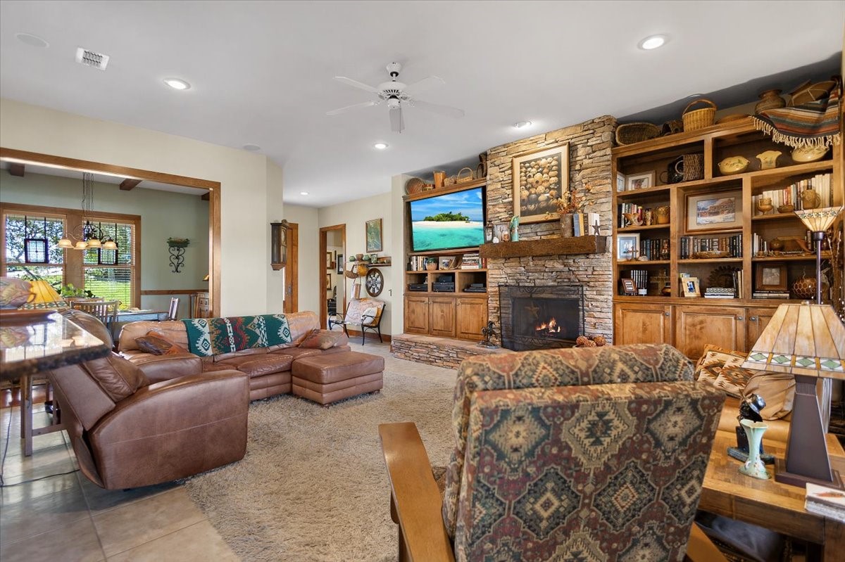 24050 Red Azalea Lindale TX 75771