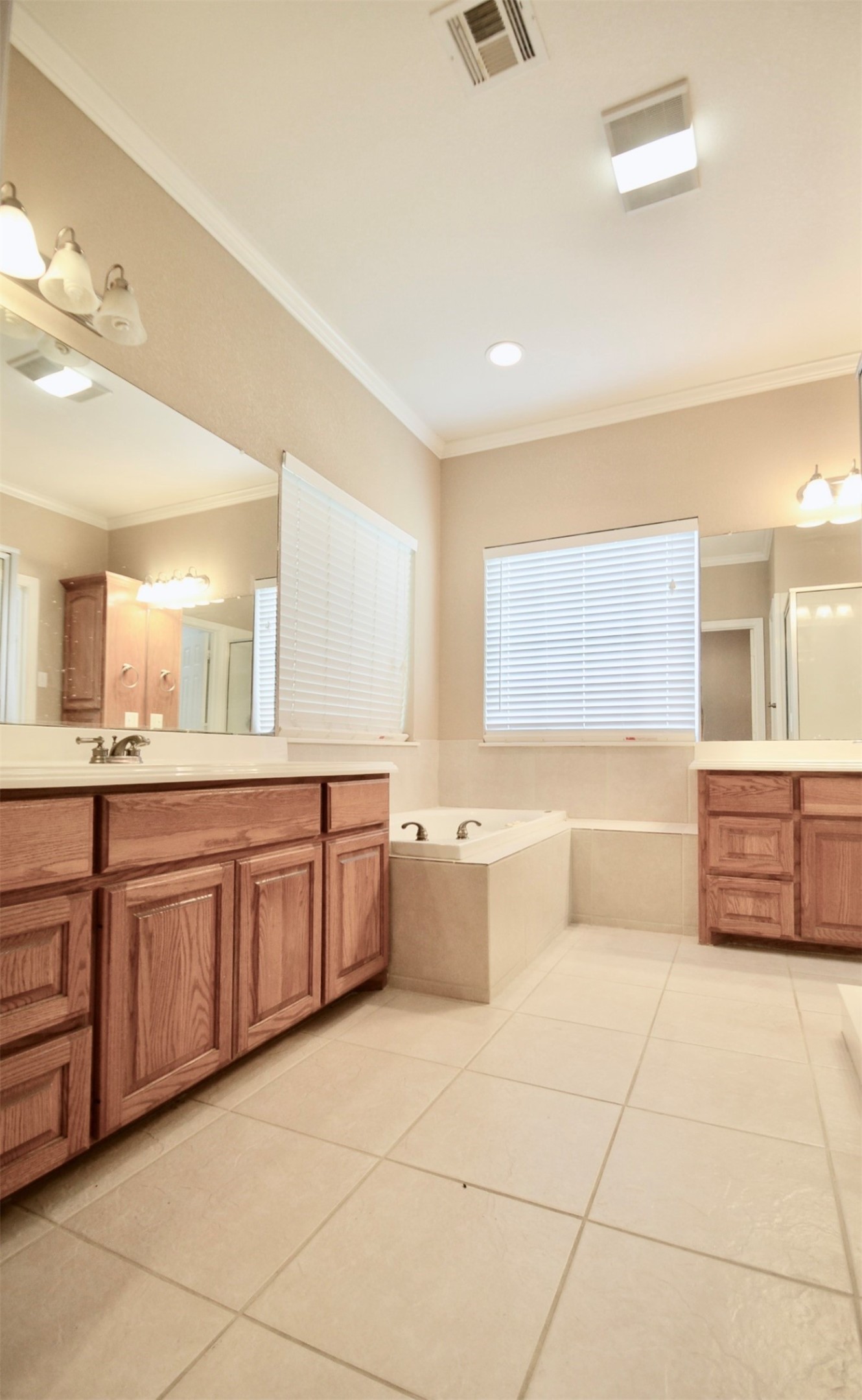 924 Lands End Cove Hewitt TX 76643
