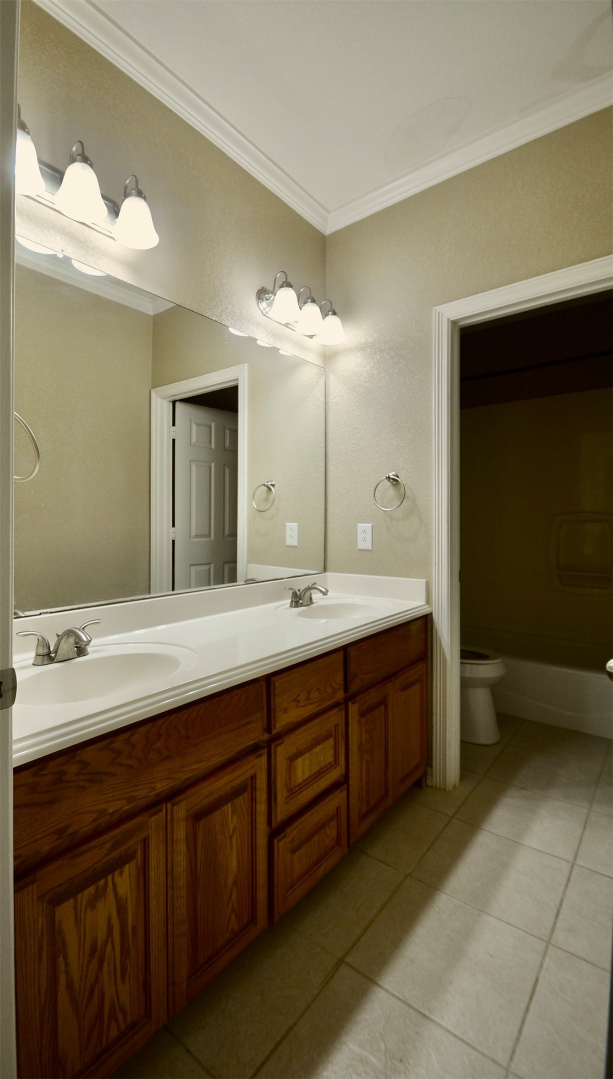 924 Lands End Cove Hewitt TX 76643