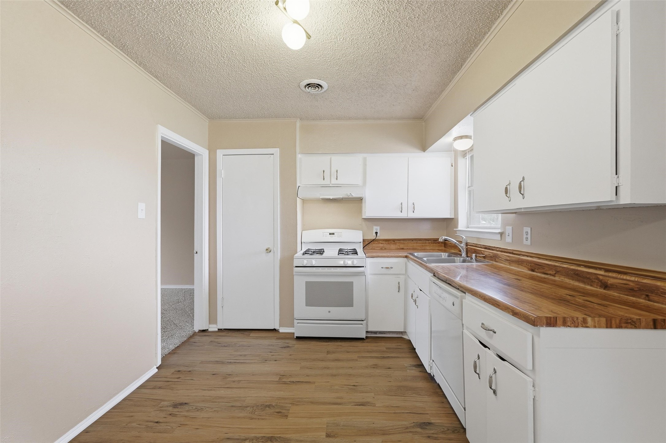 2502 Wanda Drive Mesquite TX 75149