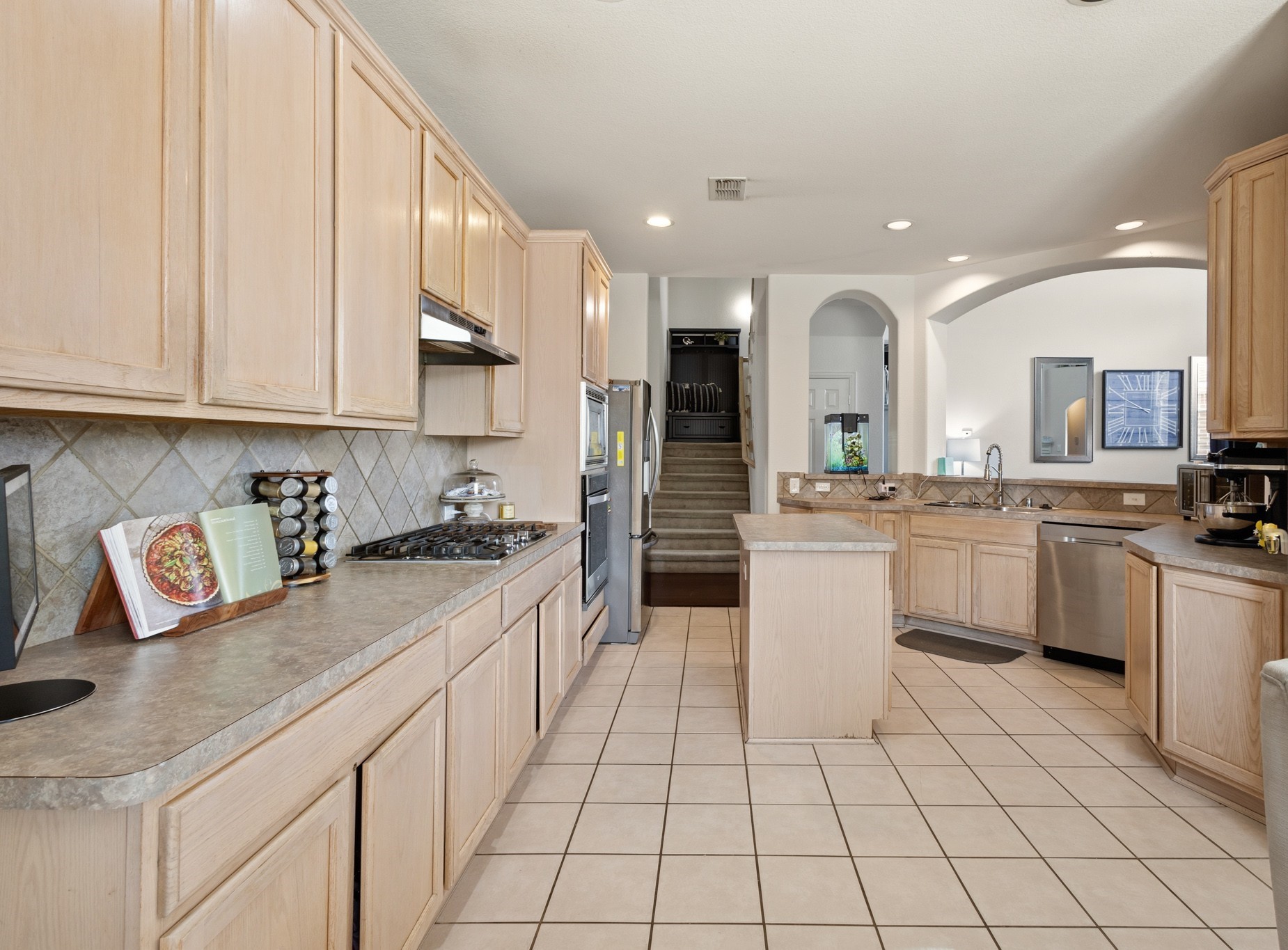 1137 Versailles Avenue Desoto TX 75115