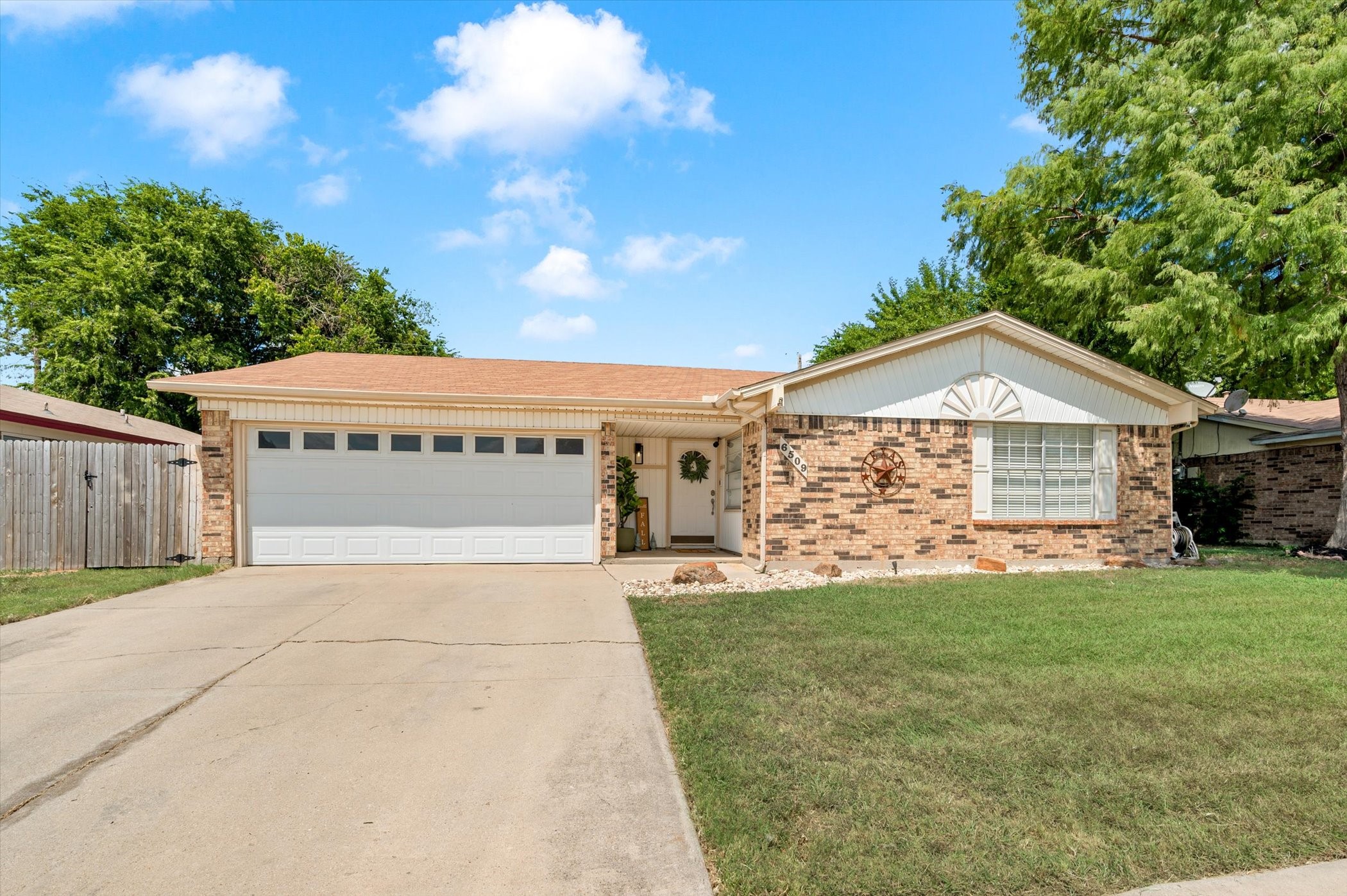 6509 Brookside Drive Watauga TX 76148