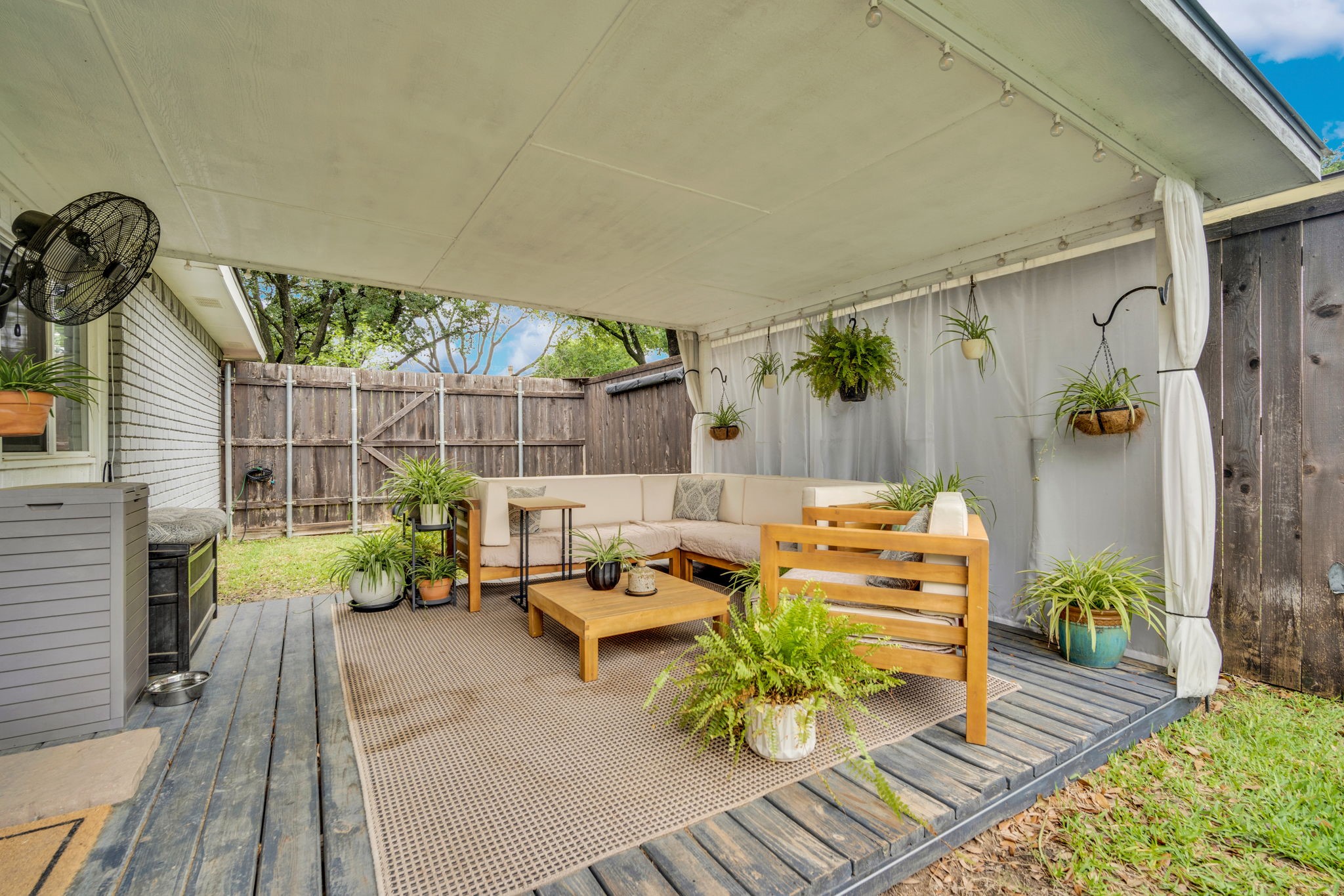 10810 Wallbrook Drive Dallas TX 75238