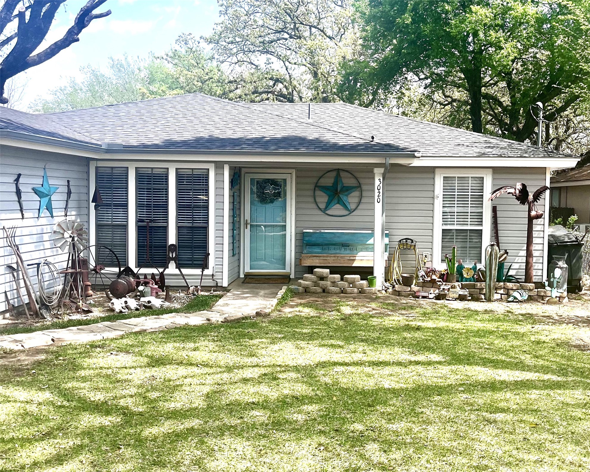 3020 Delaware Trail Lake Worth TX 76135