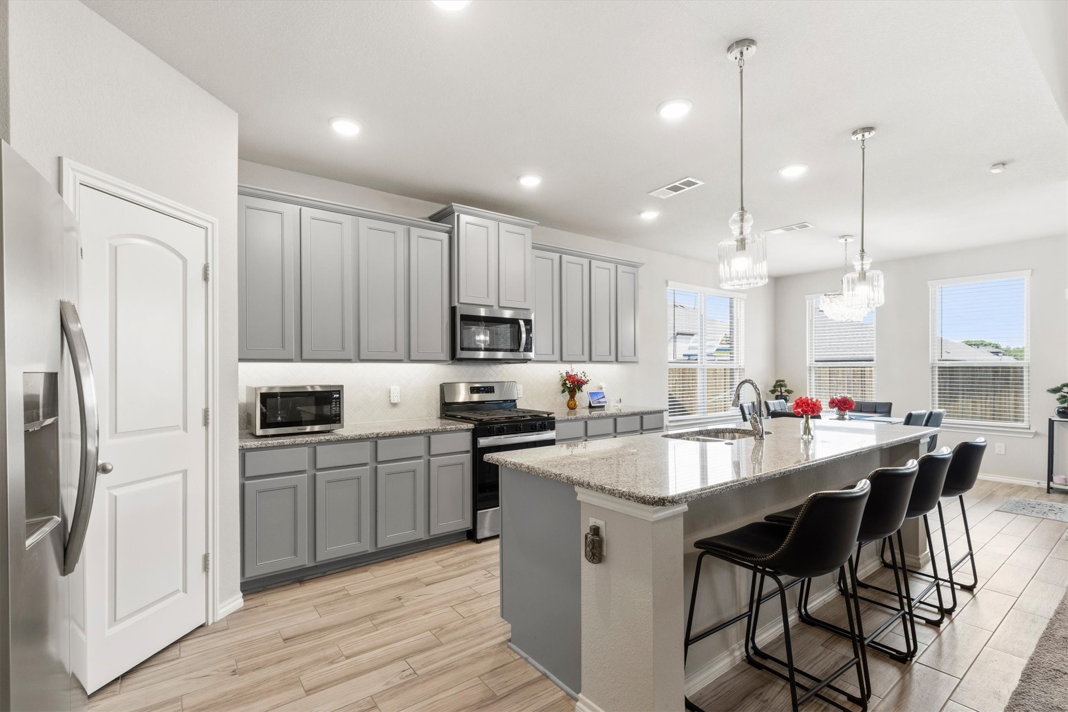 702 Matador Lane Arlington TX 76002