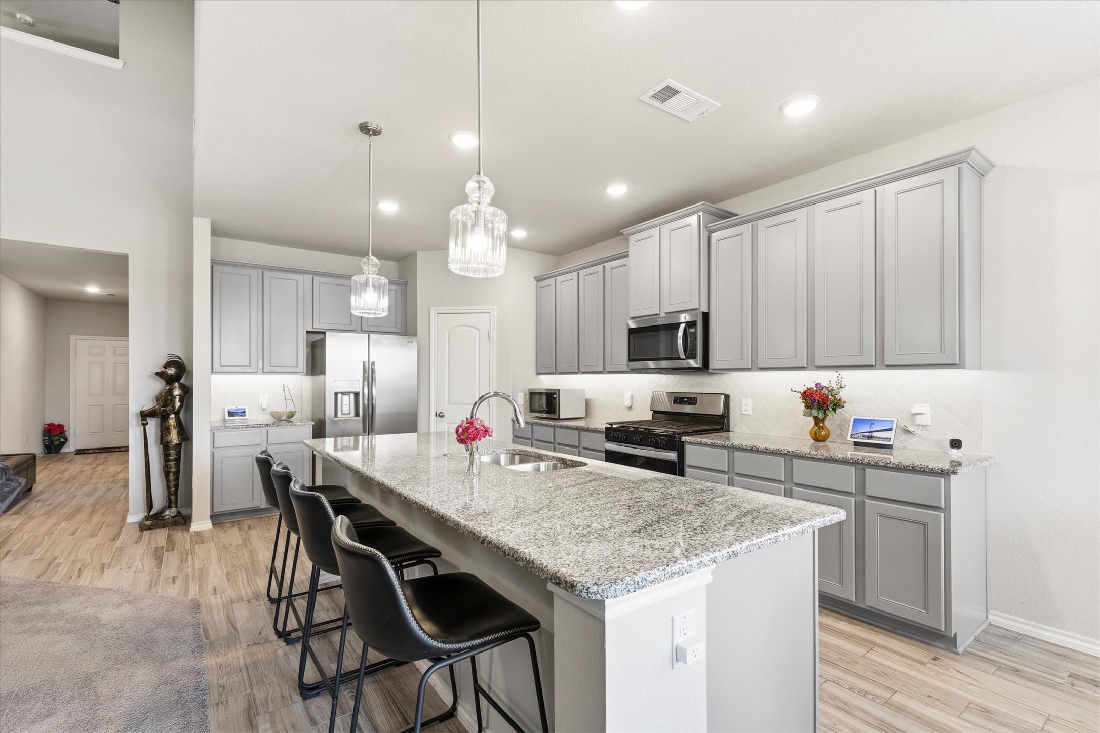 702 Matador Lane Arlington TX 76002