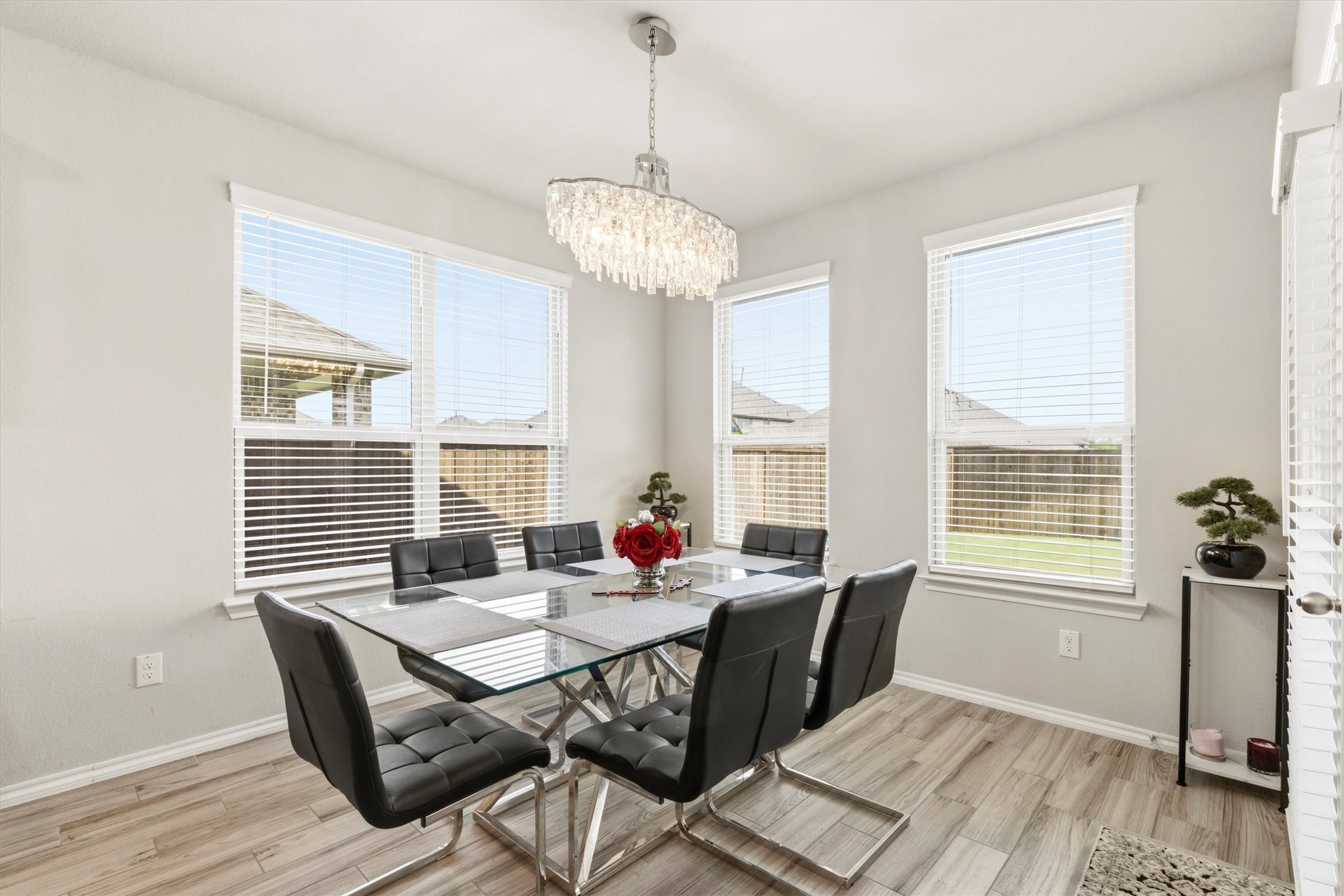 702 Matador Lane Arlington TX 76002