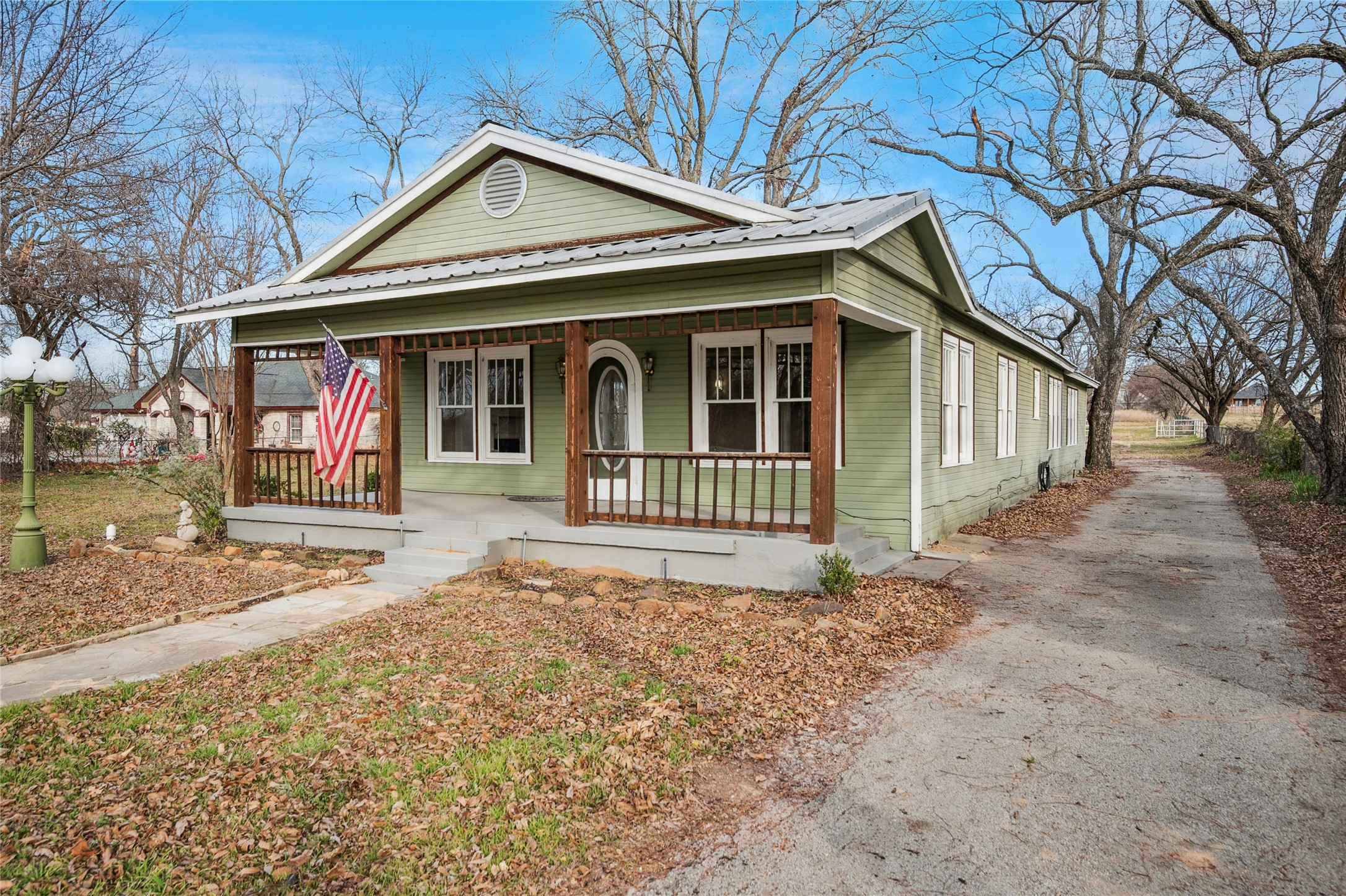 1705 E Bankhead Drive Weatherford TX 76086