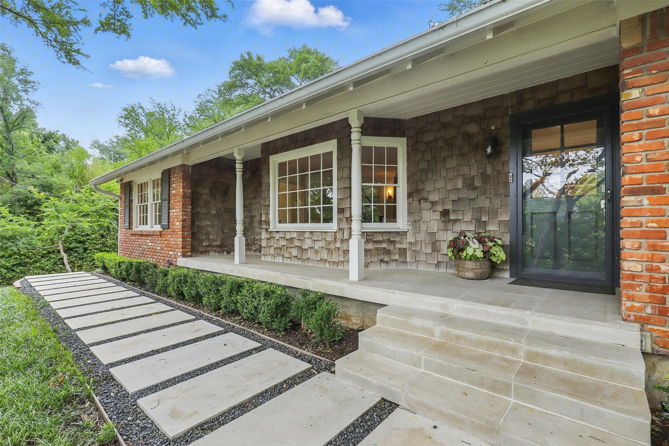 208 Rockwood Park Drive Fort Worth TX 76107
