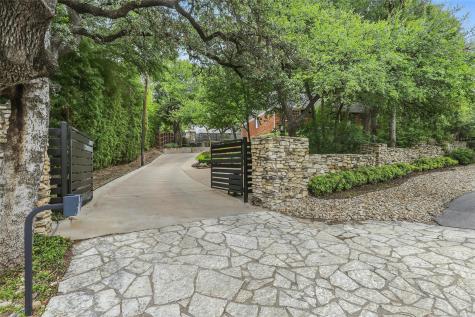 208 Rockwood Park Drive Fort Worth TX 76107