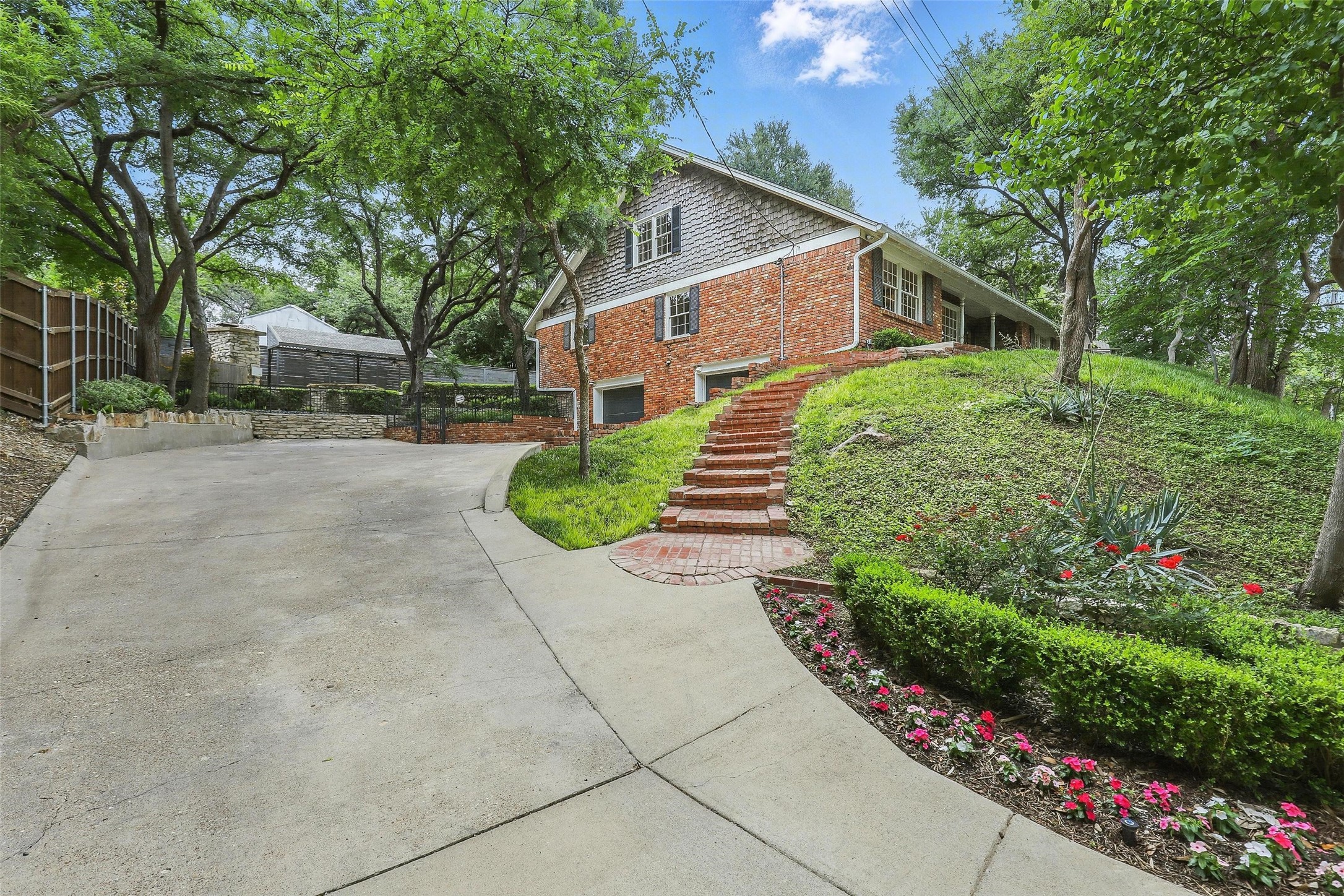 208 Rockwood Park Drive Fort Worth TX 76107