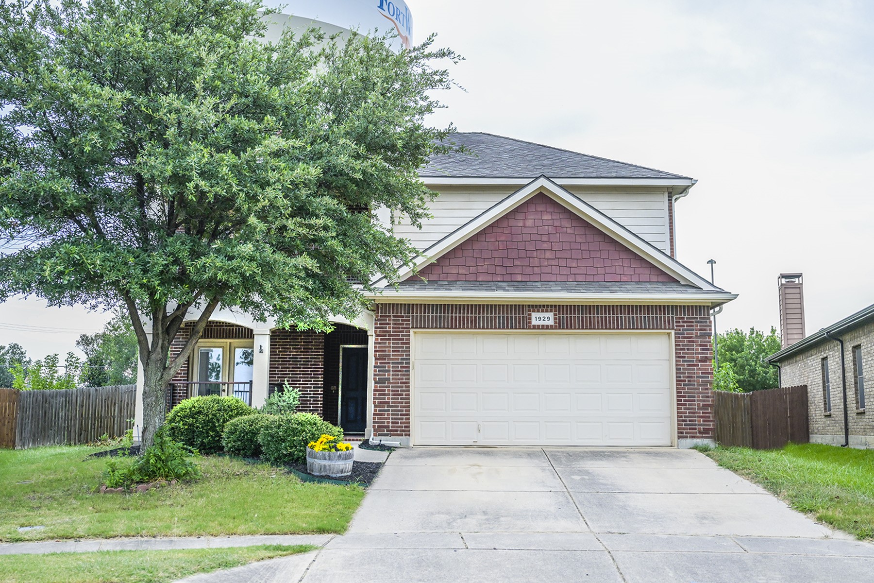 1929 Frosted Willow Lane Fort Worth TX 76177