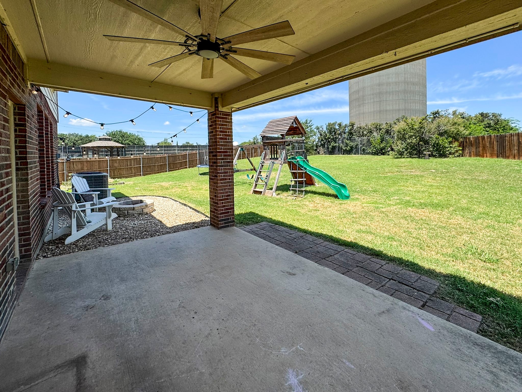 1929 Frosted Willow Lane Fort Worth TX 76177