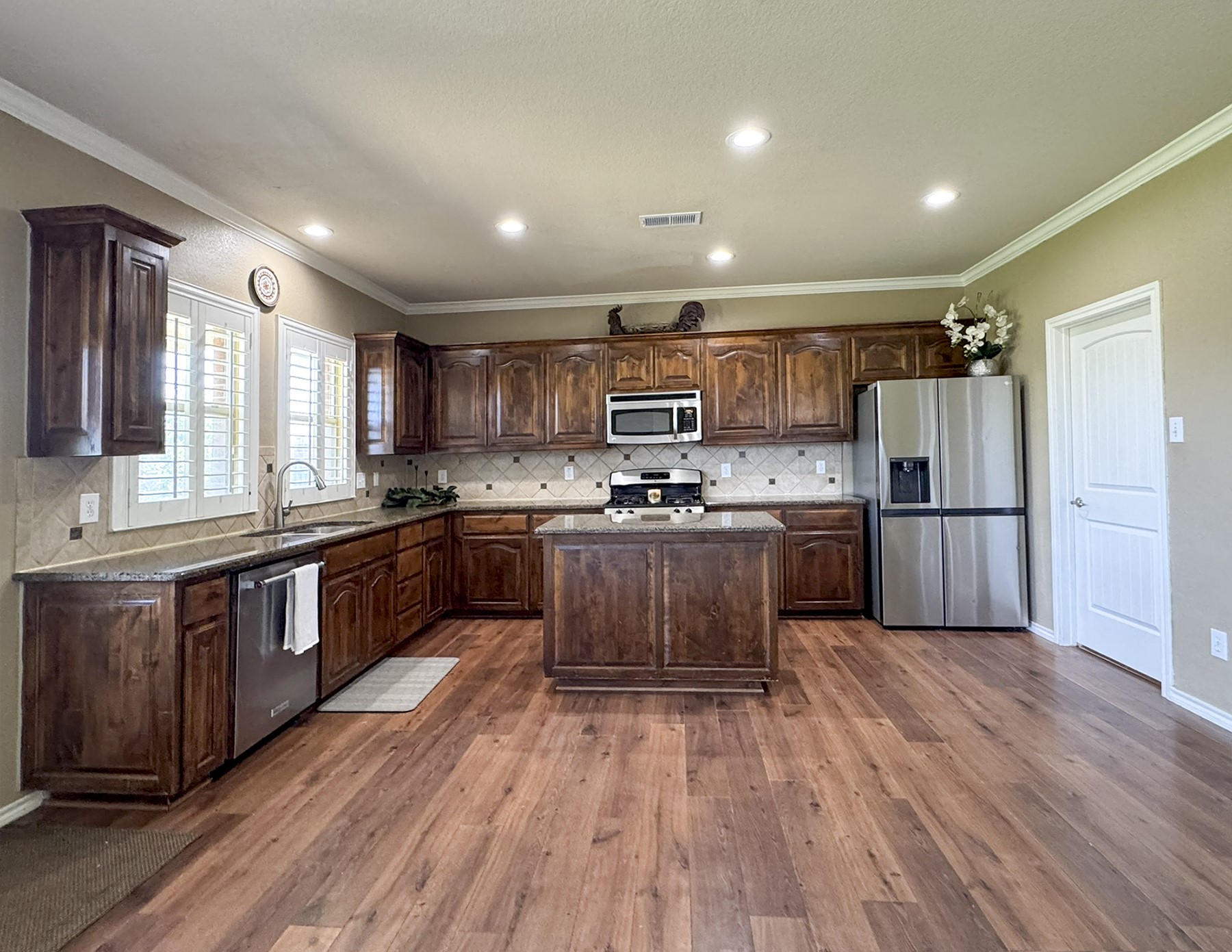 1929 Frosted Willow Lane Fort Worth TX 76177