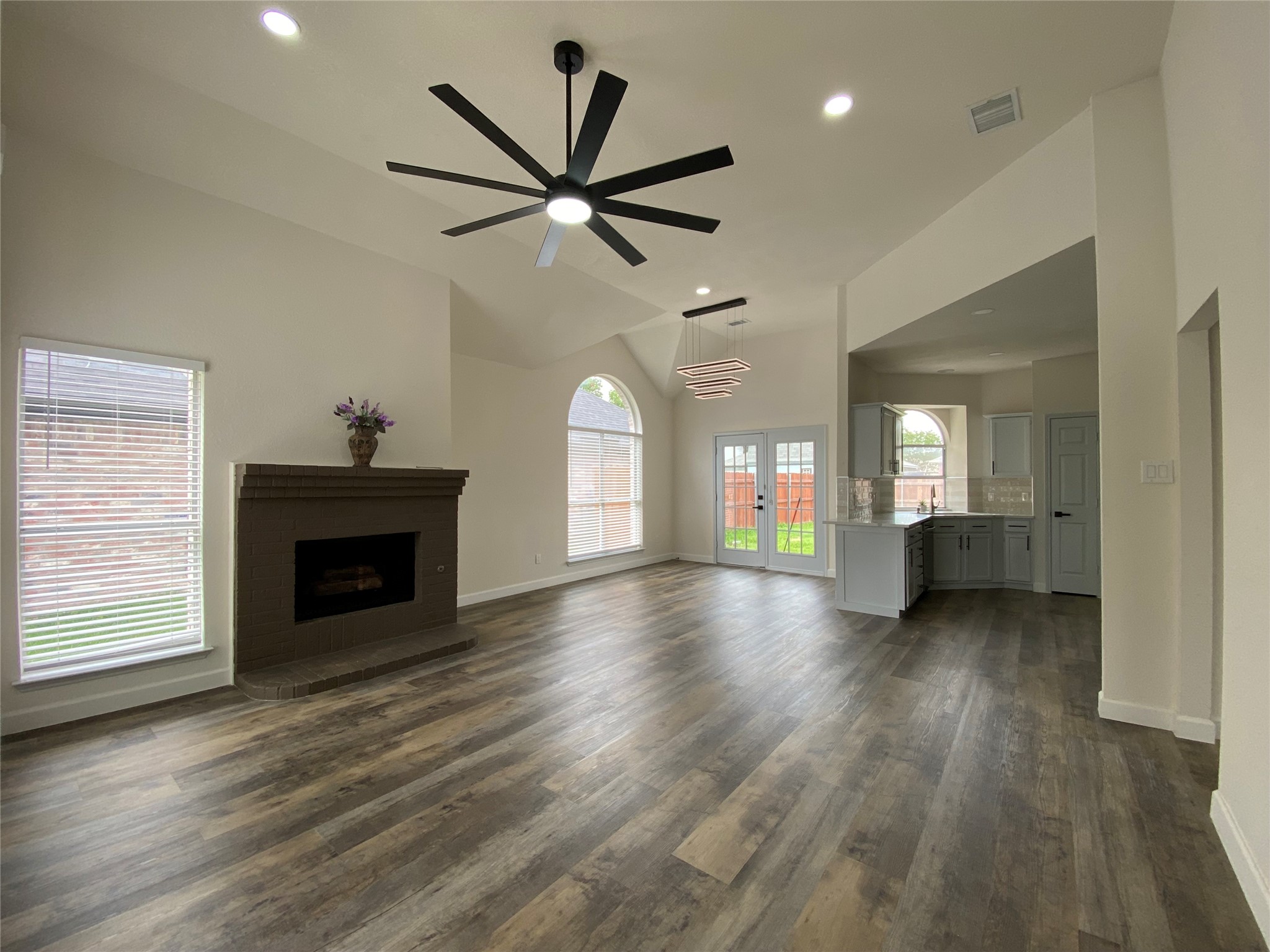 2800 Helen Lane Mesquite TX 75181