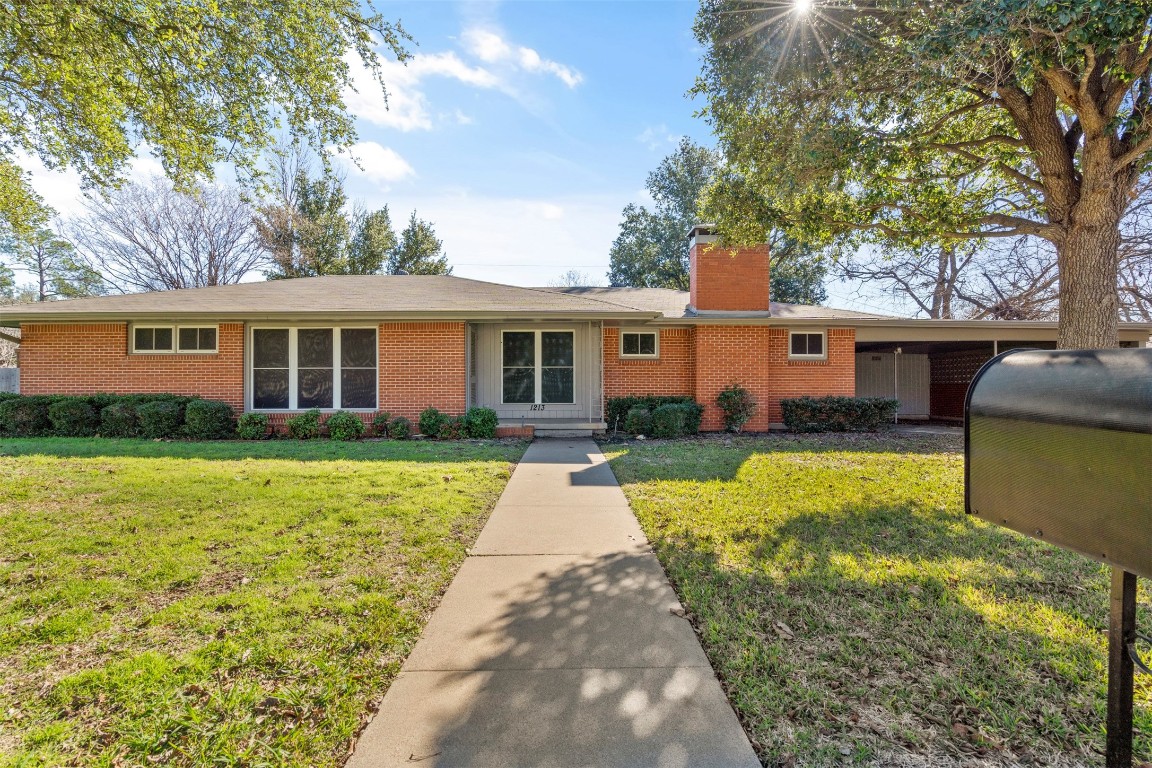 1213 Loma Alta Place Cleburne TX 76033