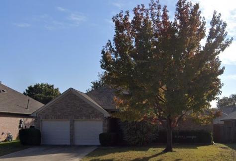 312 Arwine Drive Hurst TX 76053