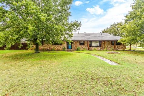 425 N Trail Street Crowley TX 76036