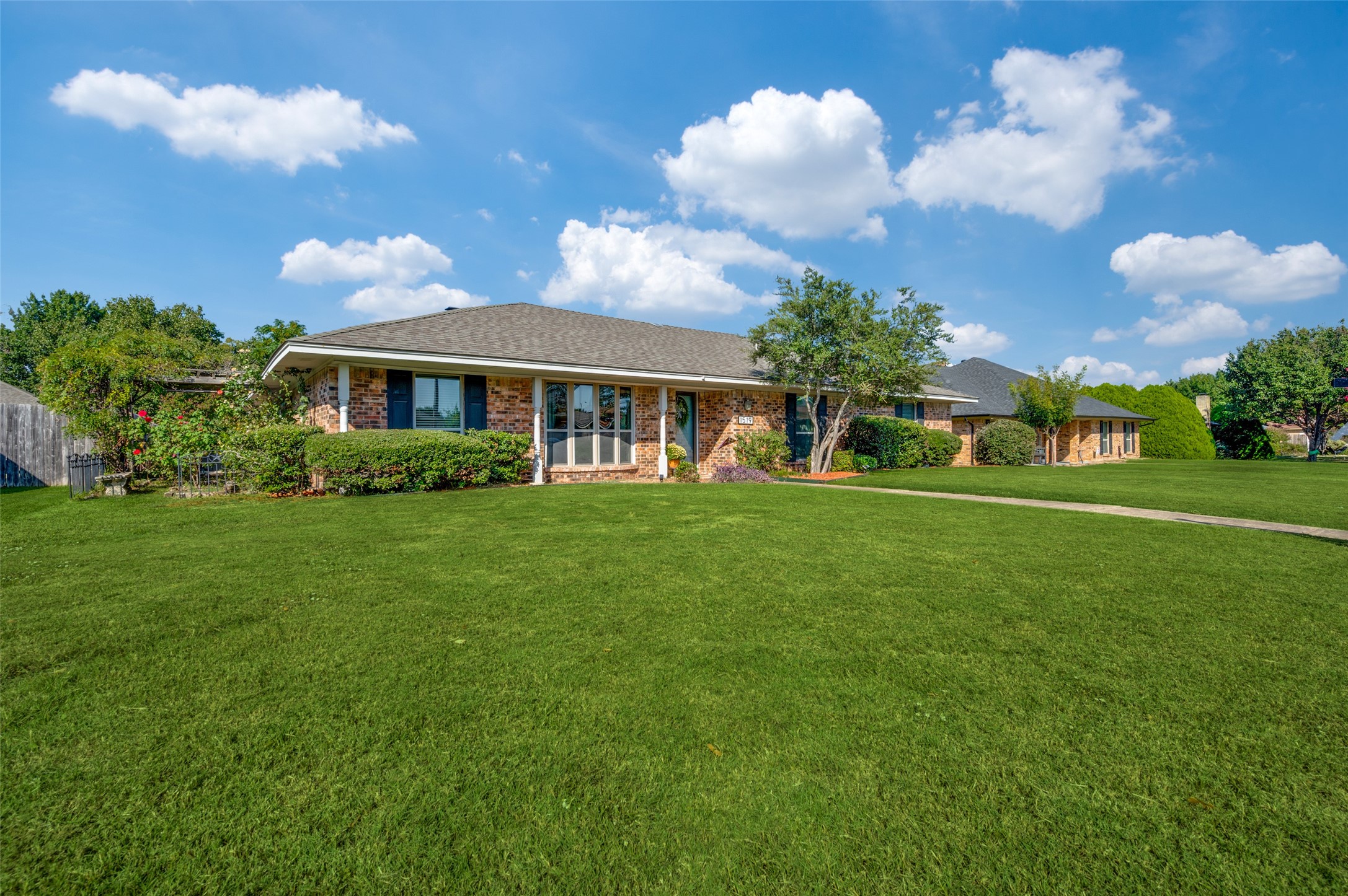 1519 Glenhill Lane Lewisville TX 75077