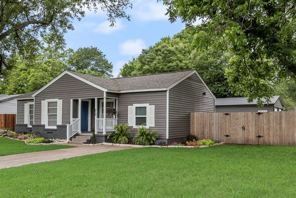 313 Grace Lane Terrell TX 75160