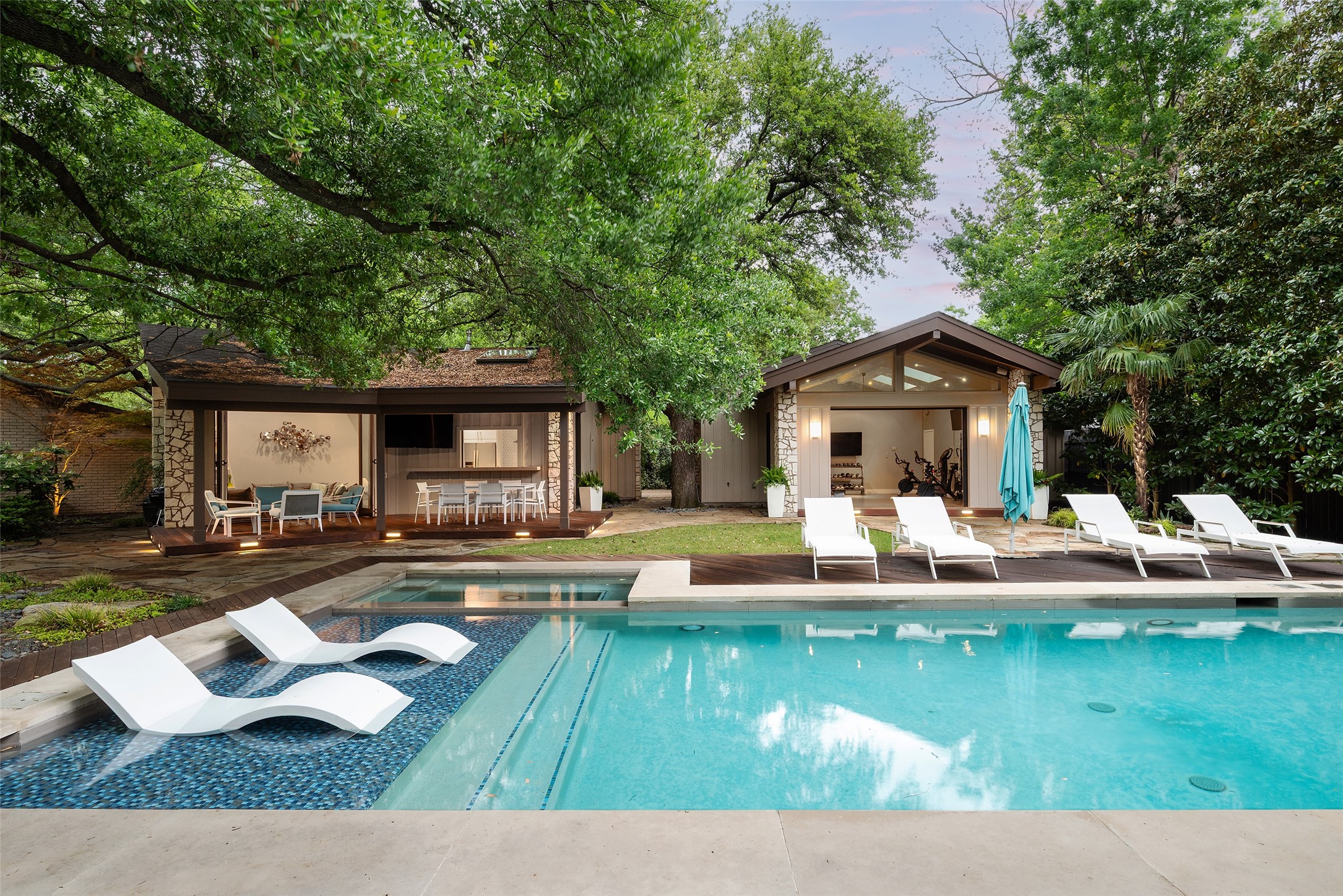 4651 Chapel Hill Road Dallas TX 75214